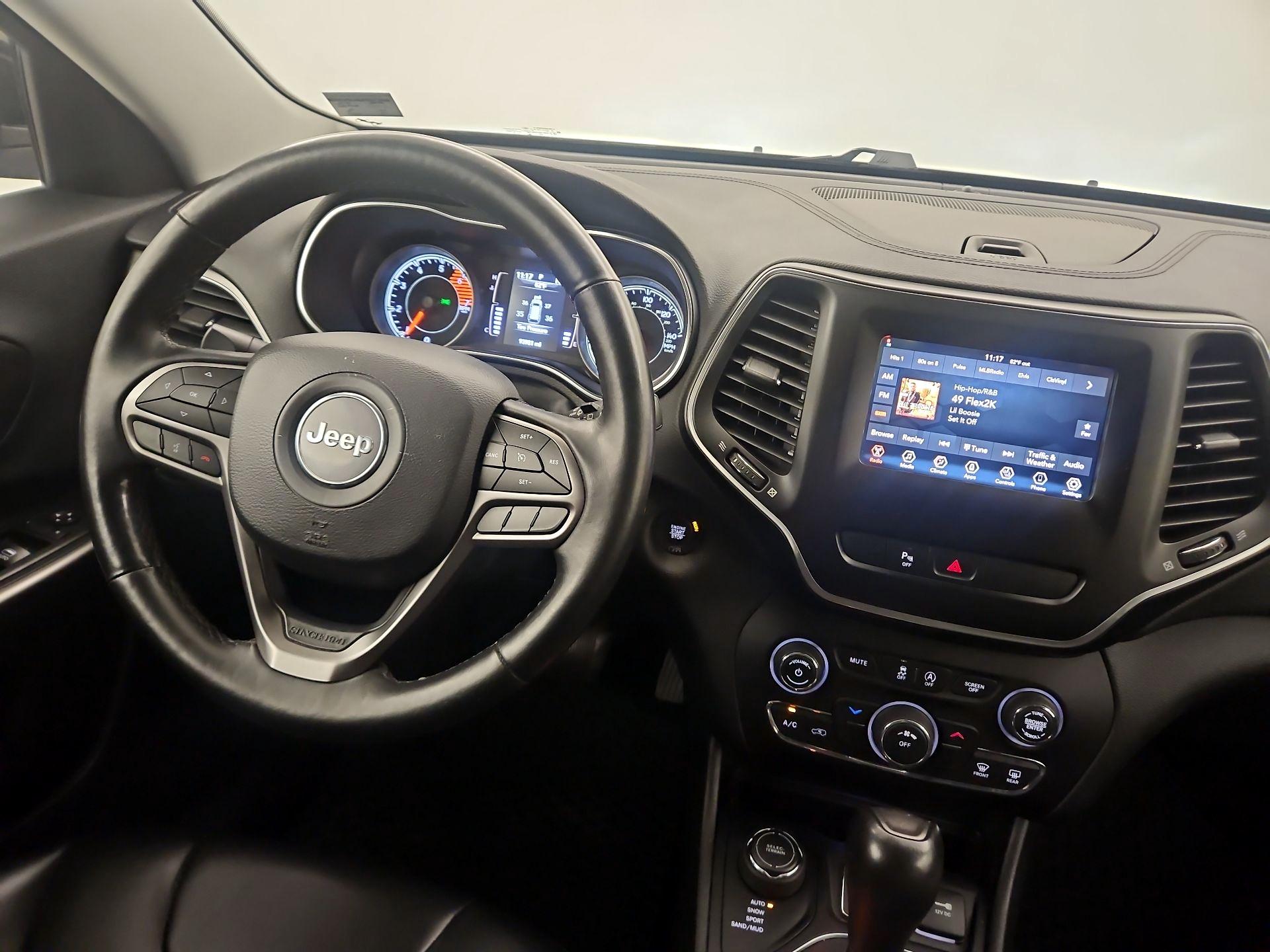 Thumbnail: 2019 Jeep Cherokee - 10