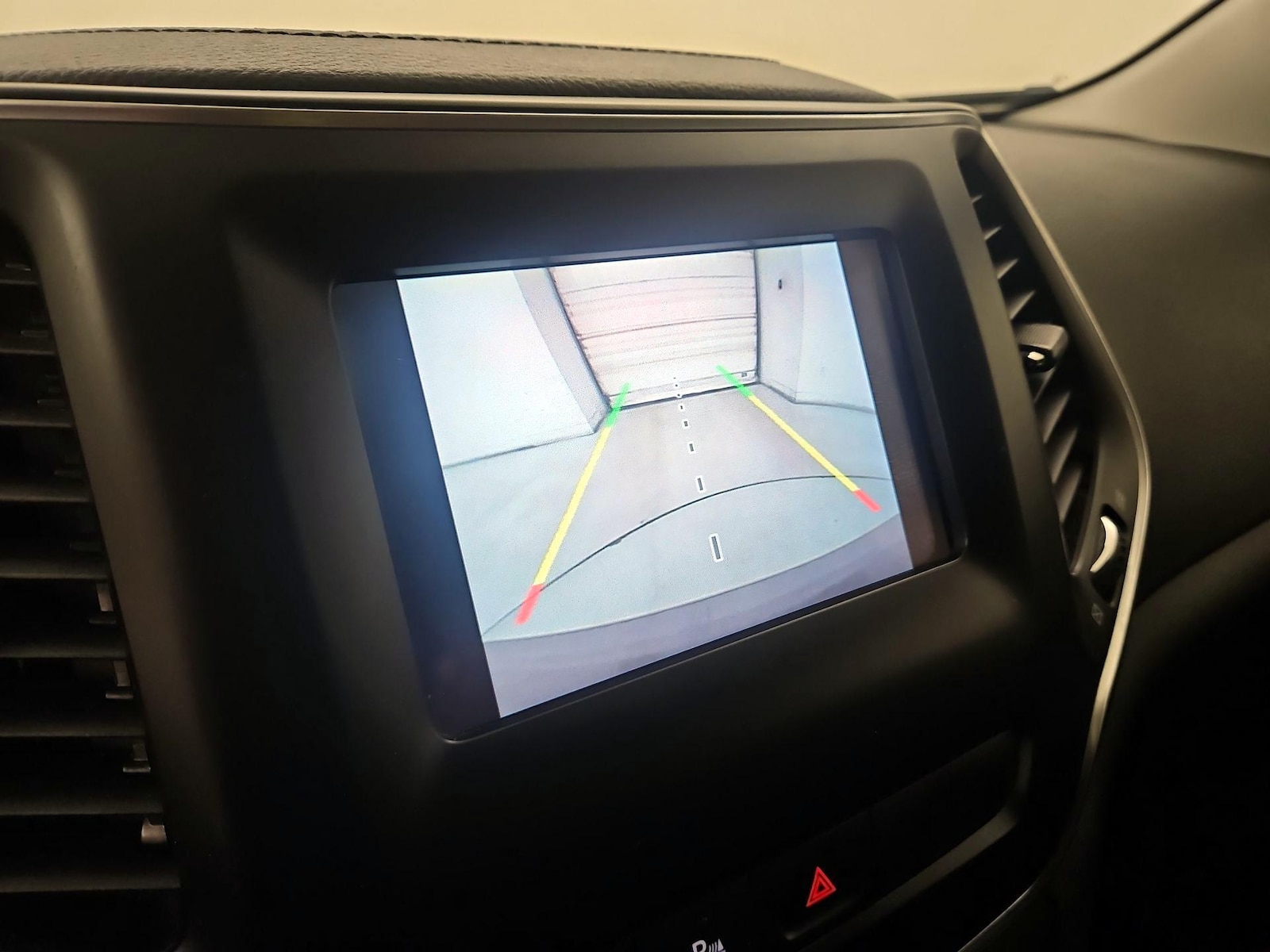 2019 Jeep Cherokee Latitude Plus - Photo 15