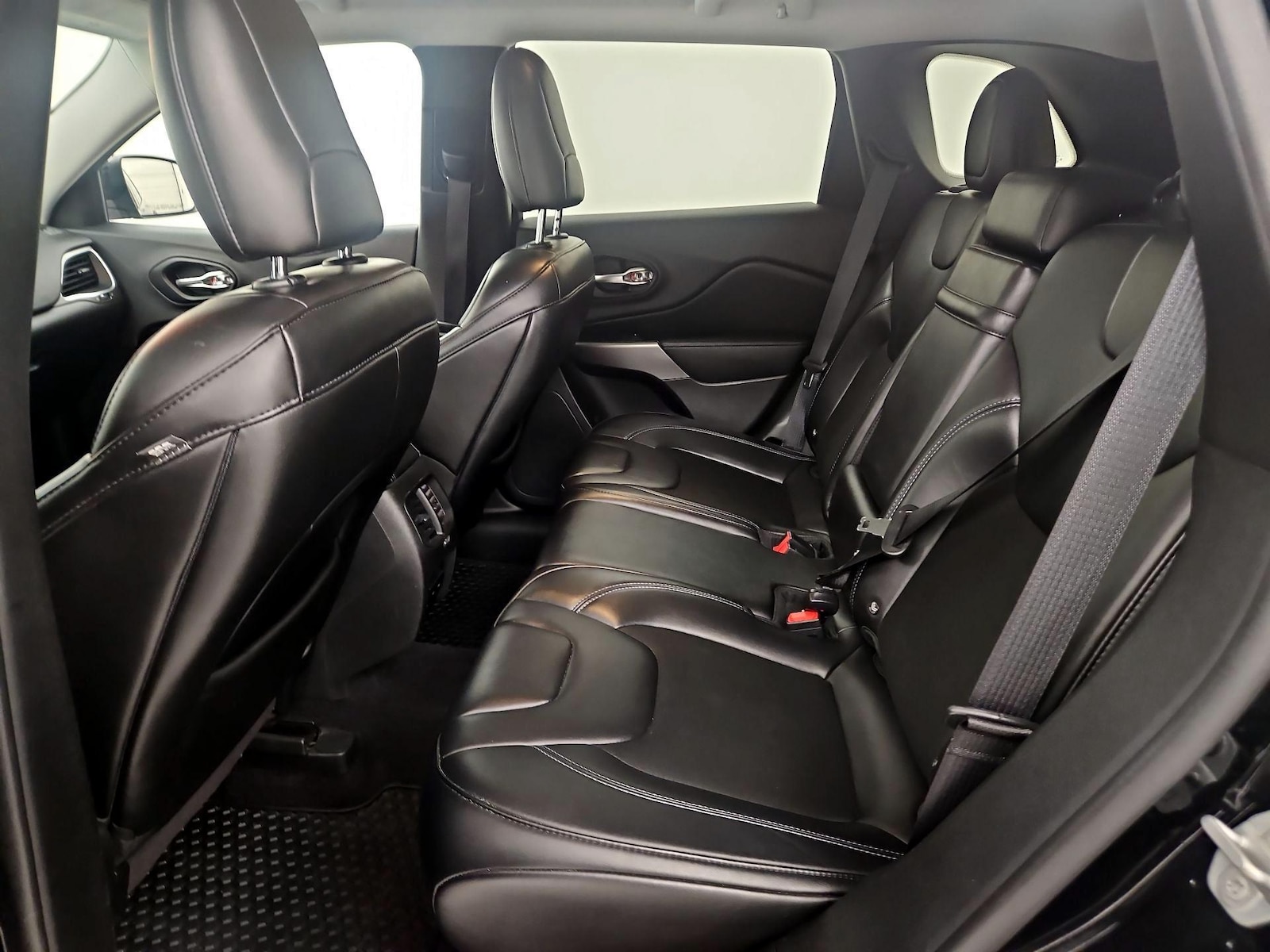 2019 Jeep Cherokee Latitude Plus - Photo 20