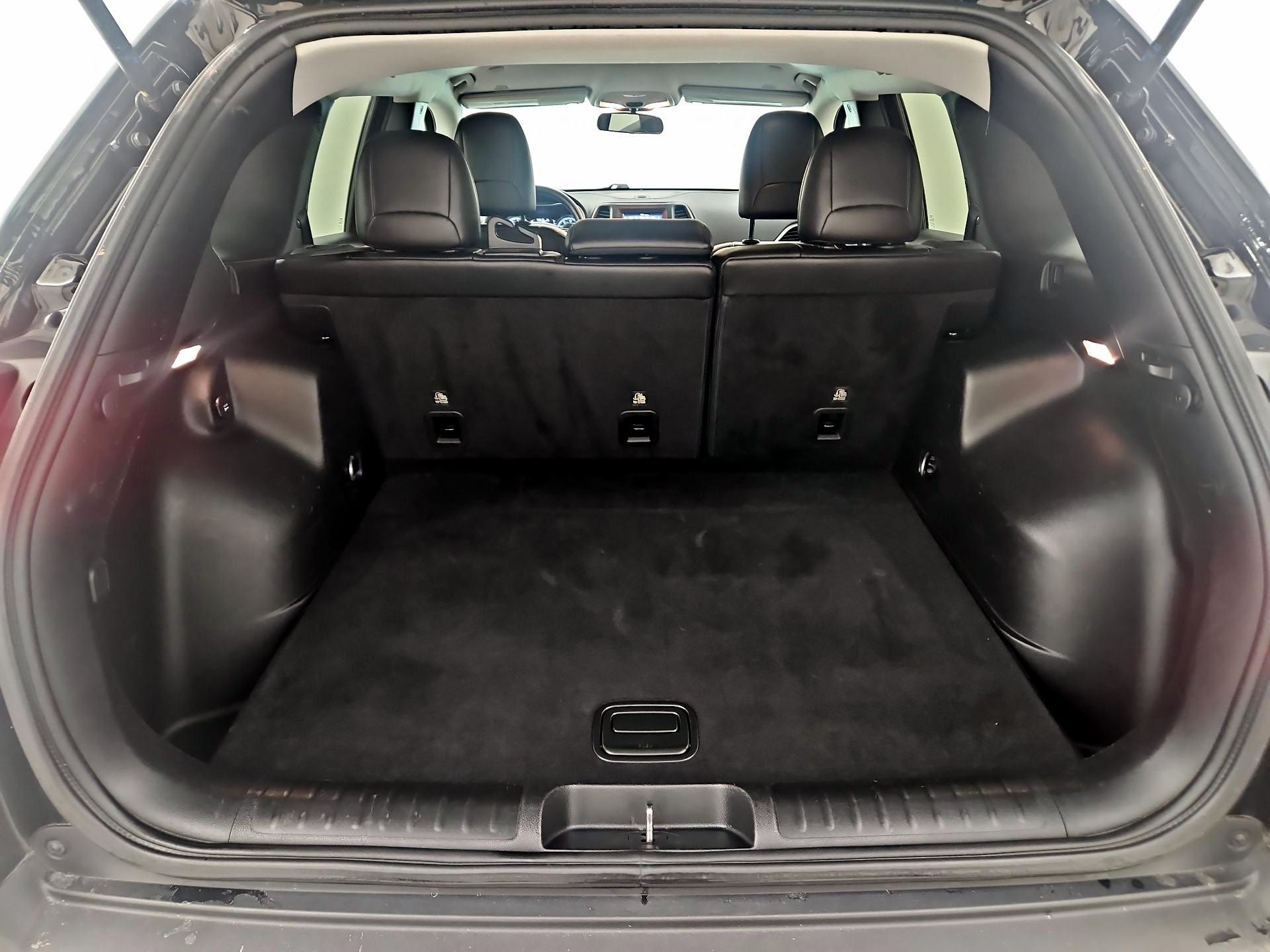 Thumbnail: 2019 Jeep Cherokee - 20