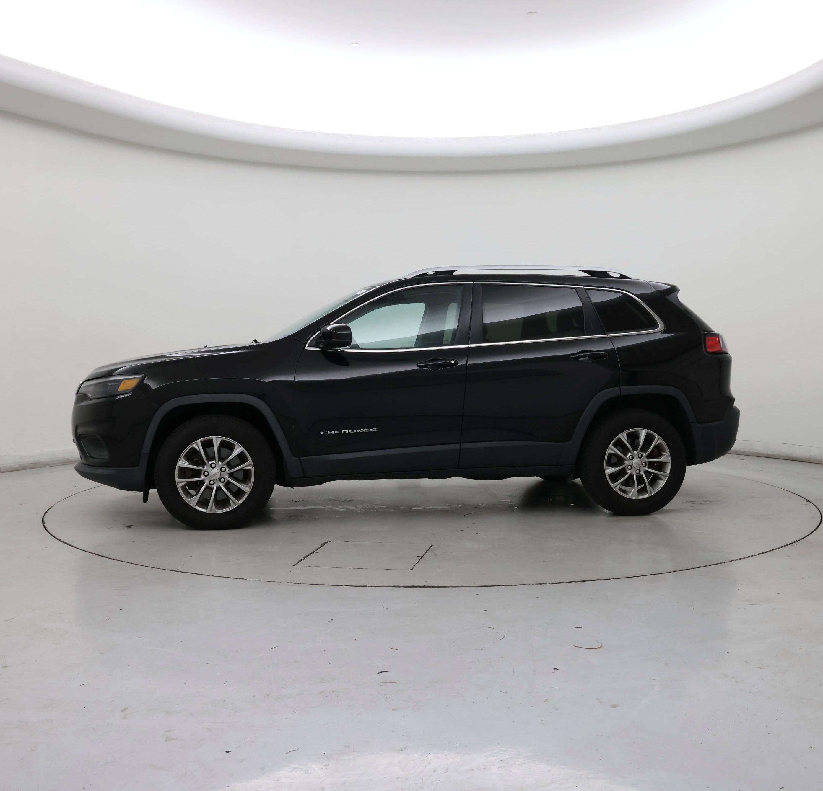 Thumbnail: 2019 Jeep Cherokee - 3