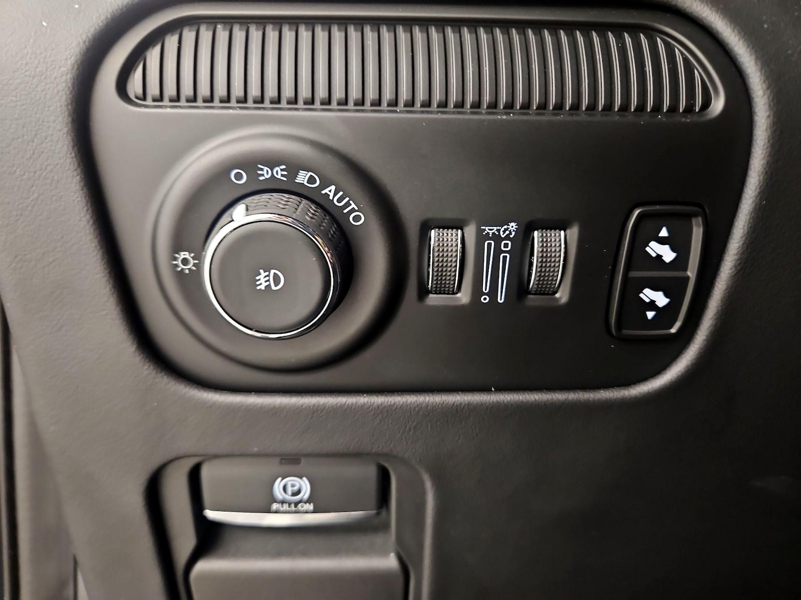 2023 Jeep Grand Wagoneer Series II - Photo 14
