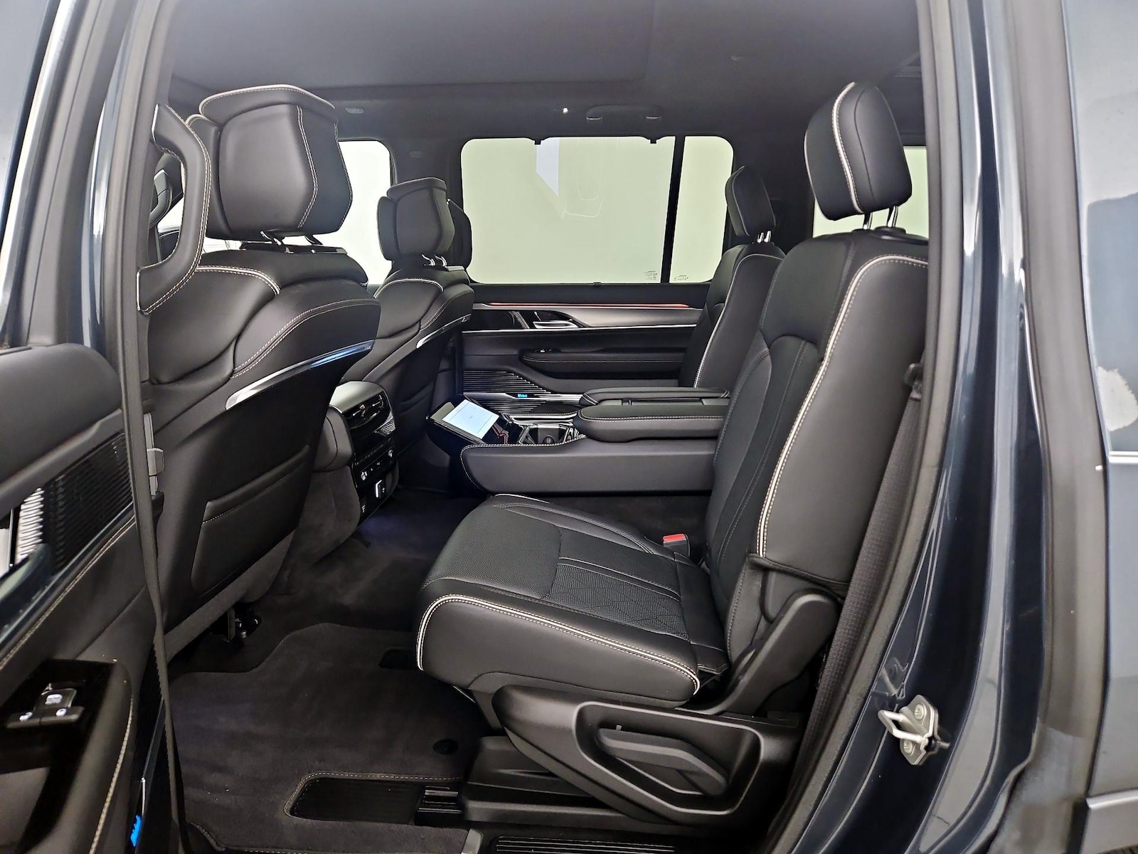 2023 Jeep Grand Wagoneer Series II - Photo 22