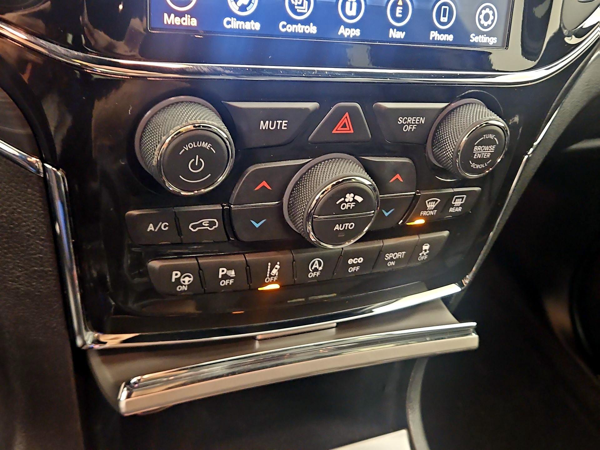 Thumbnail: 2021 Jeep Grand Cherokee - 17