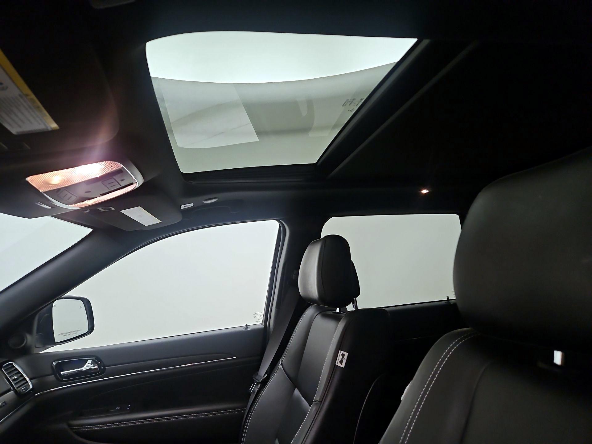 Thumbnail: 2021 Jeep Grand Cherokee - 20