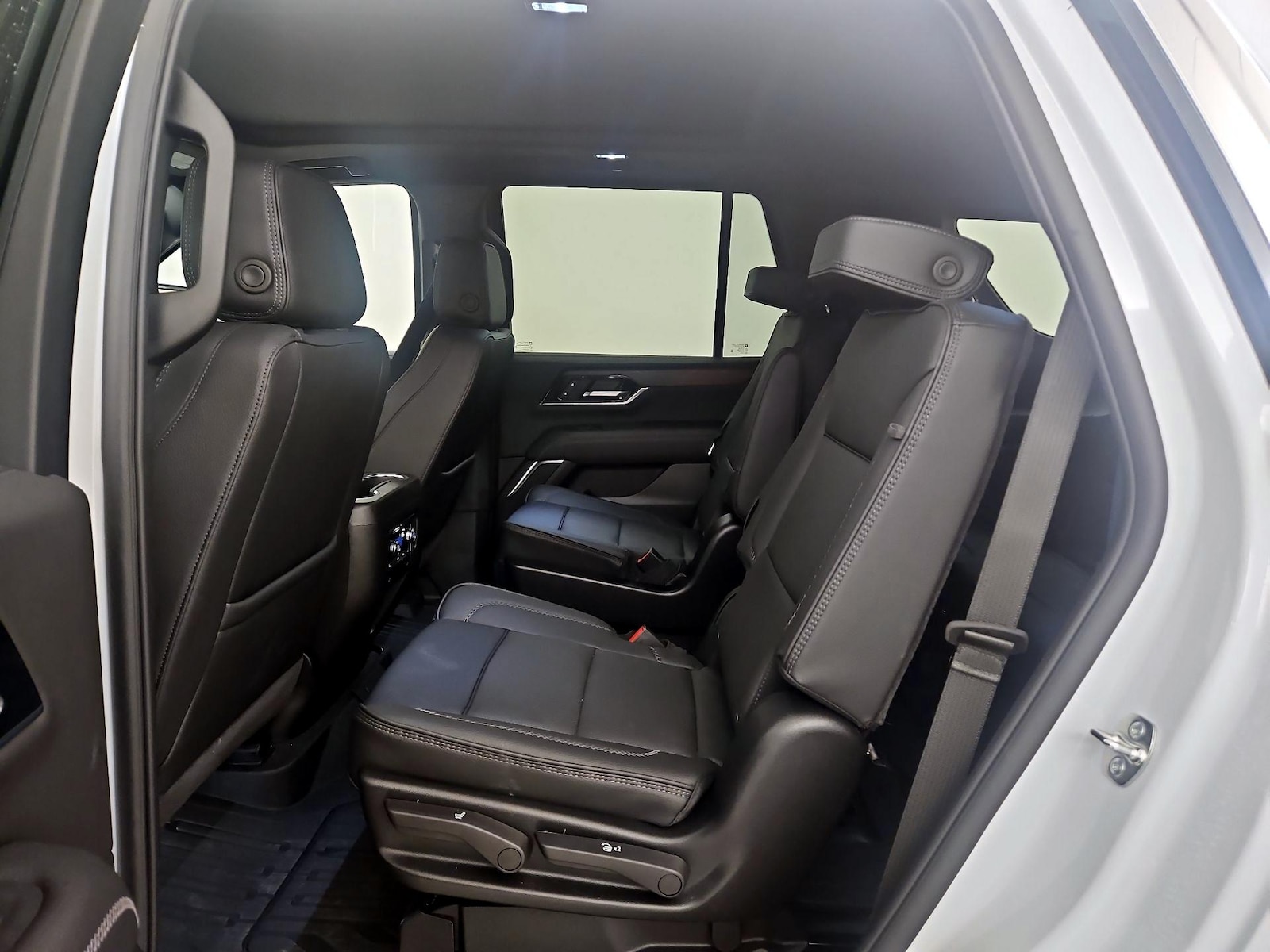 2026 GMC Yukon Denali - Photo 22