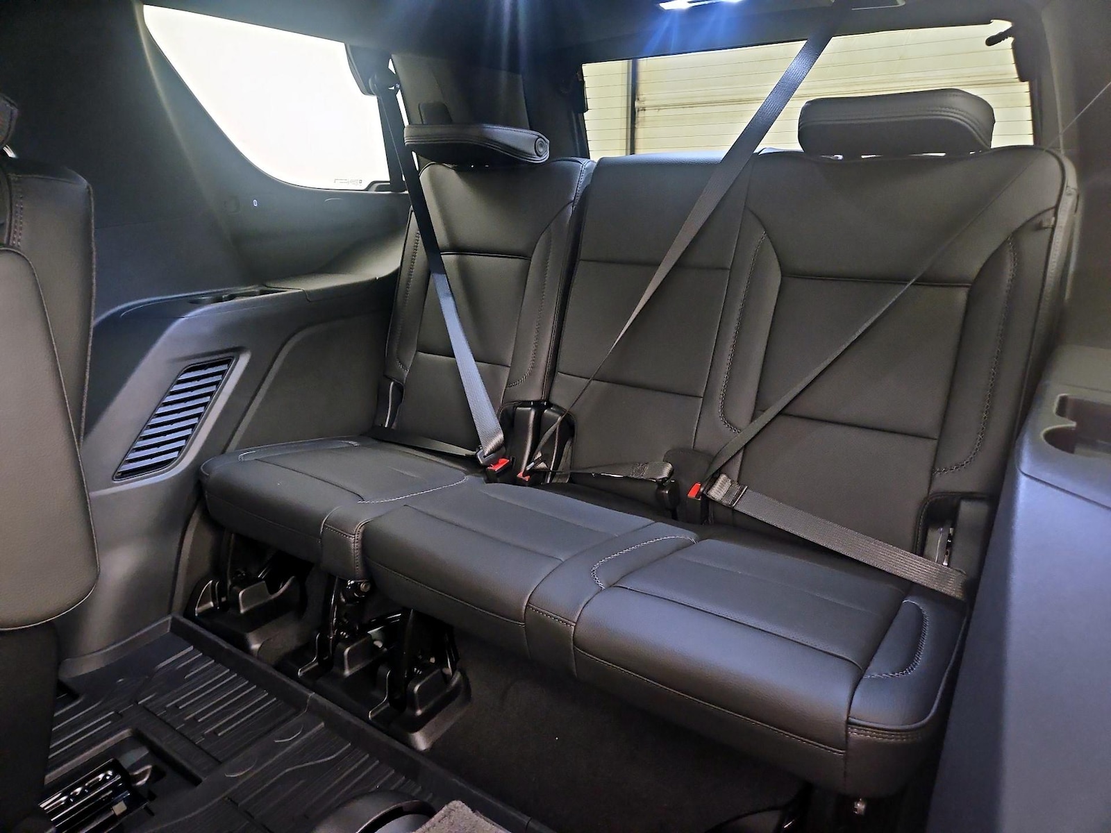 2026 GMC Yukon Denali - Photo 23