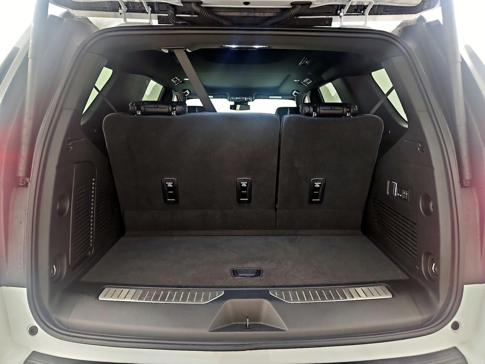 2026 GMC Yukon Denali - Photo 24