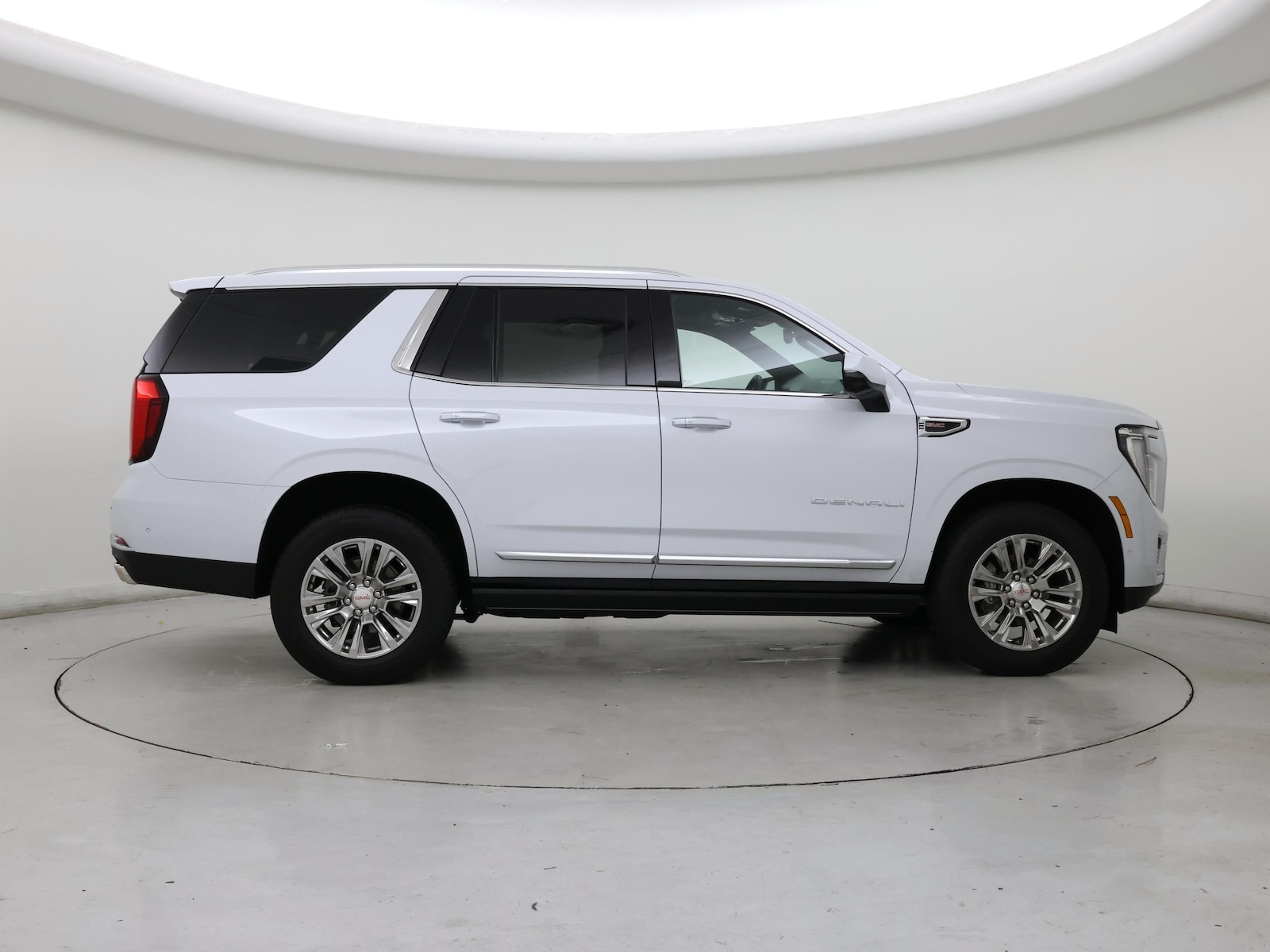 2026 GMC Yukon Denali - Photo 8