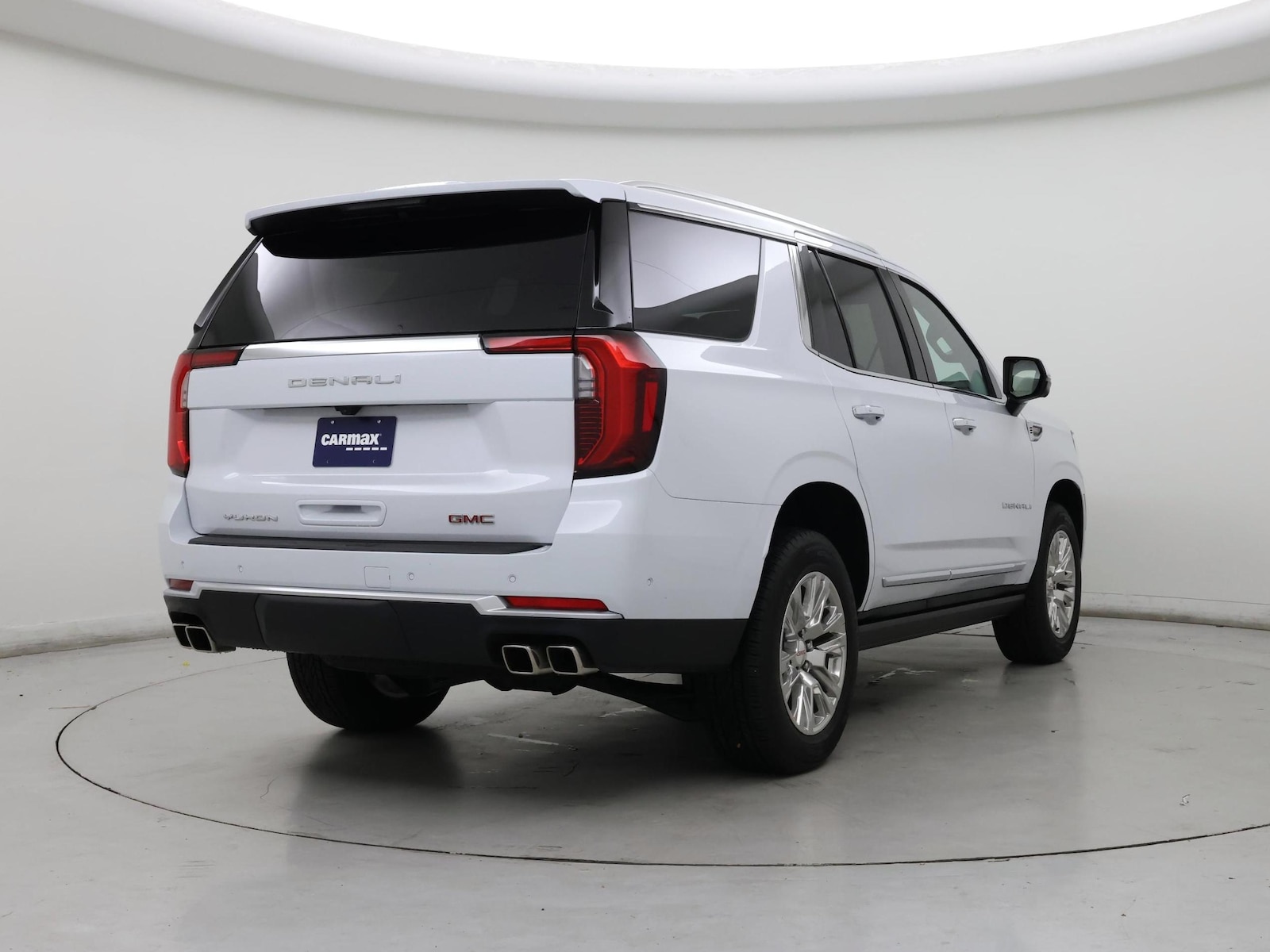 2026 GMC Yukon Denali - Photo 9