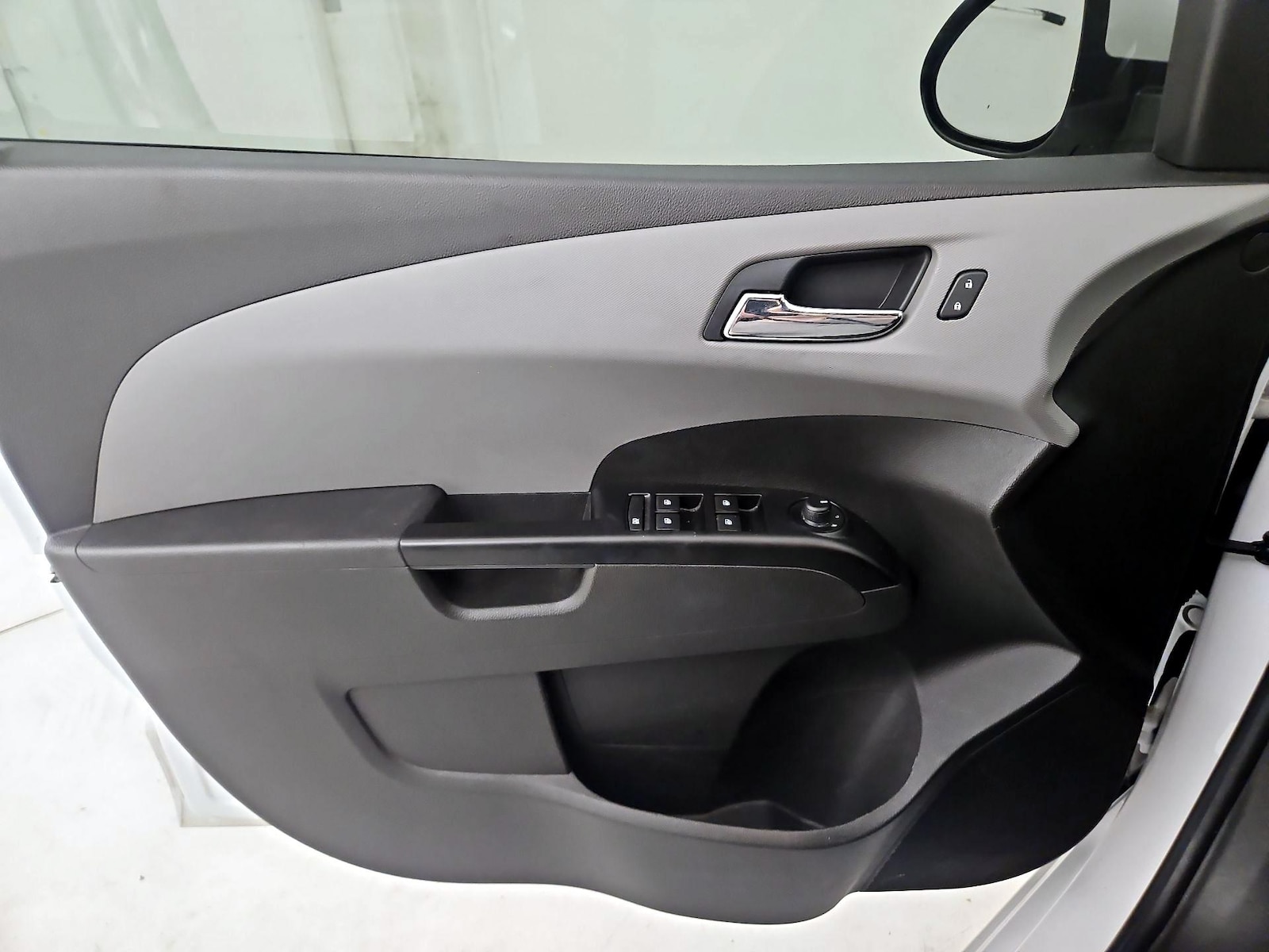2020 Chevrolet Sonic LT - Photo 13