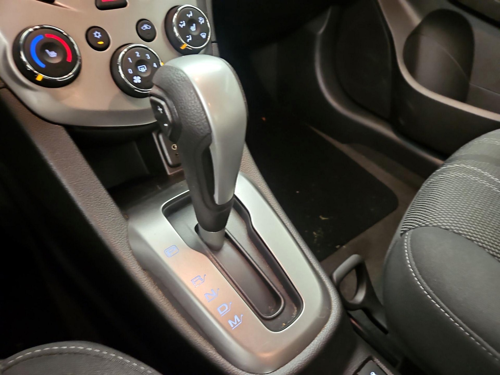 2020 Chevrolet Sonic LT - Photo 18