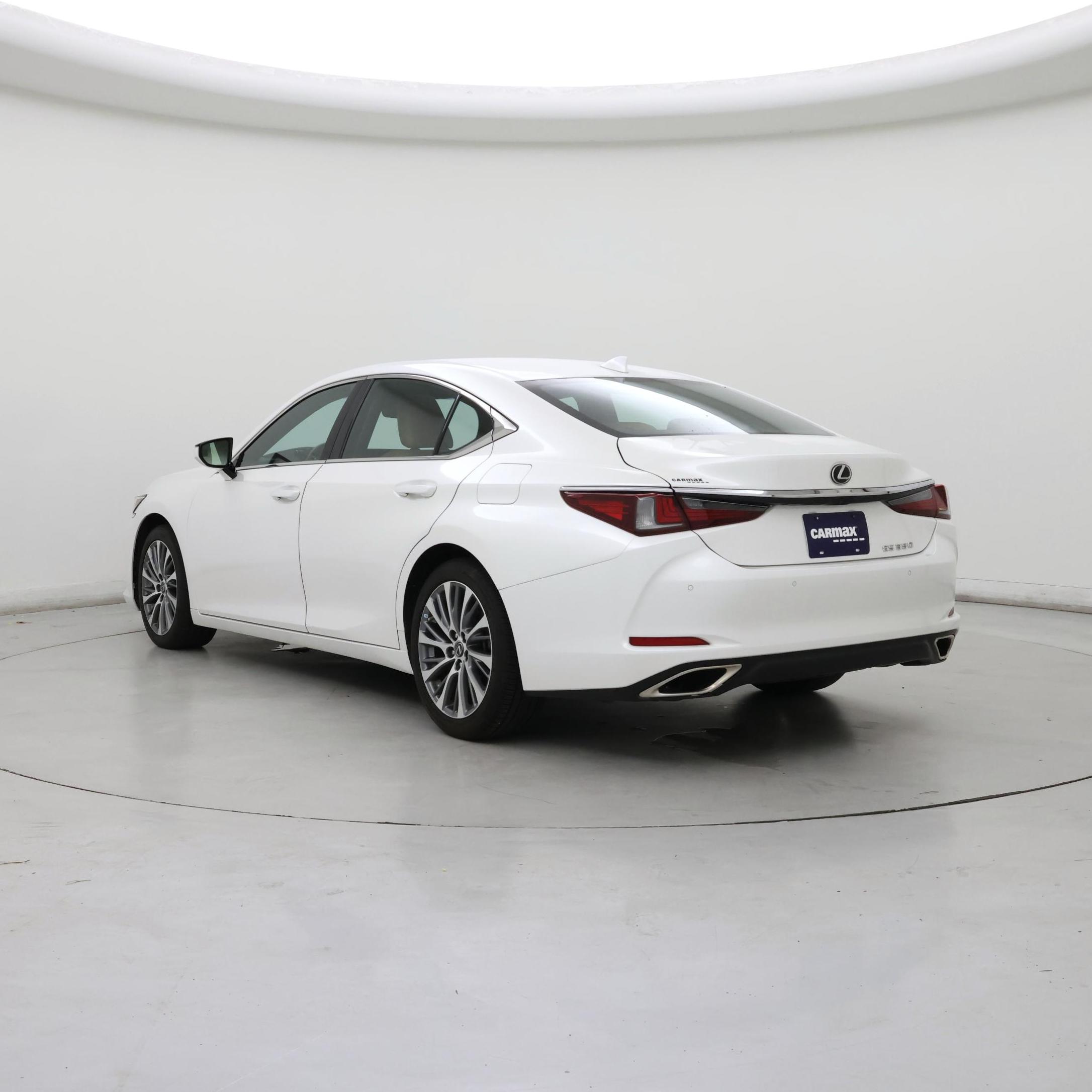 Thumbnail: 2020 Lexus ES - 2