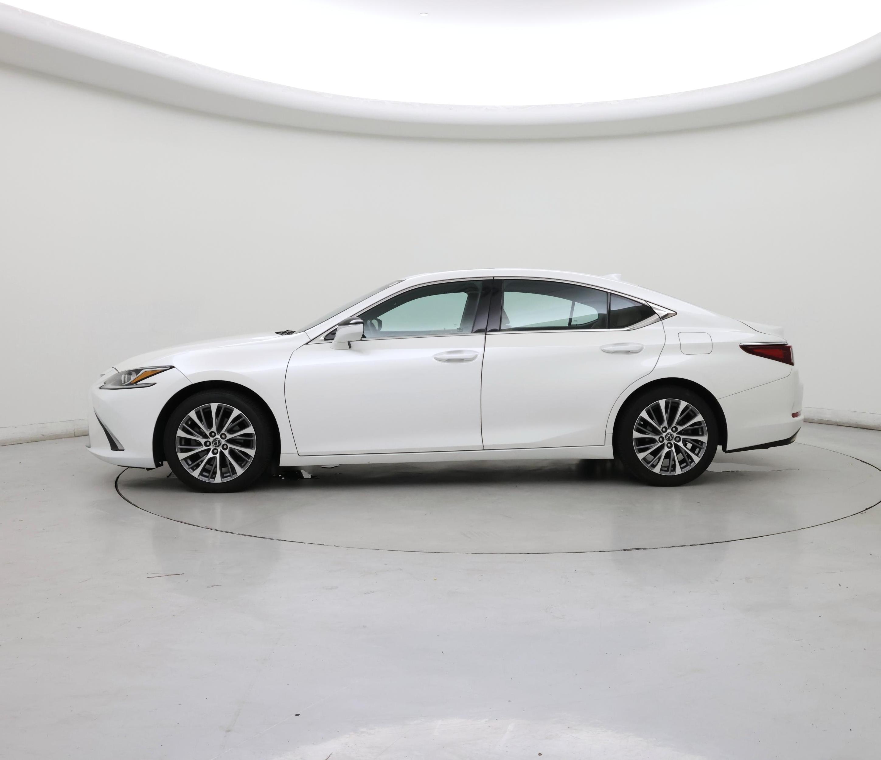 Thumbnail: 2020 Lexus ES - 3