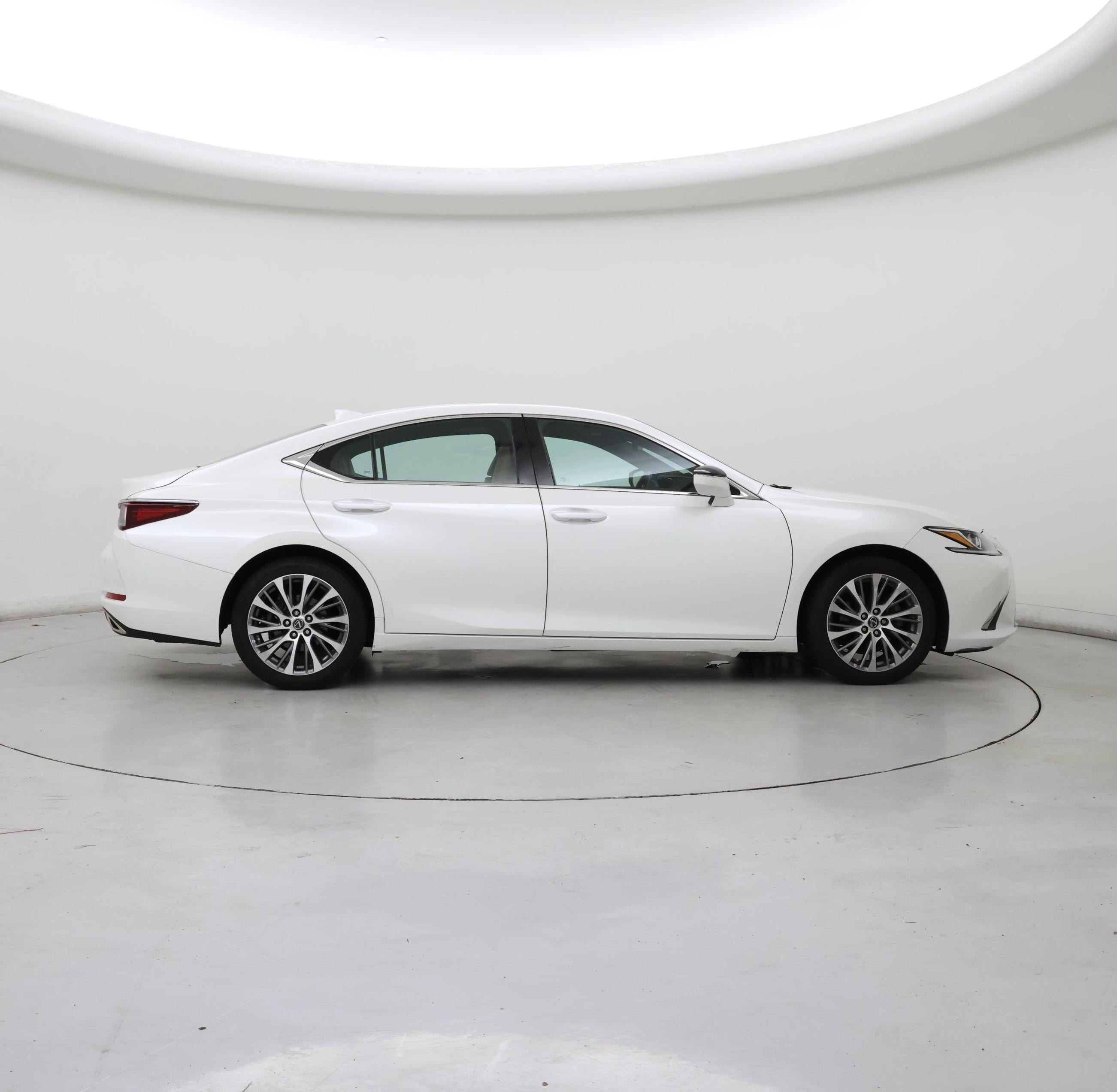 Thumbnail: 2020 Lexus ES - 7