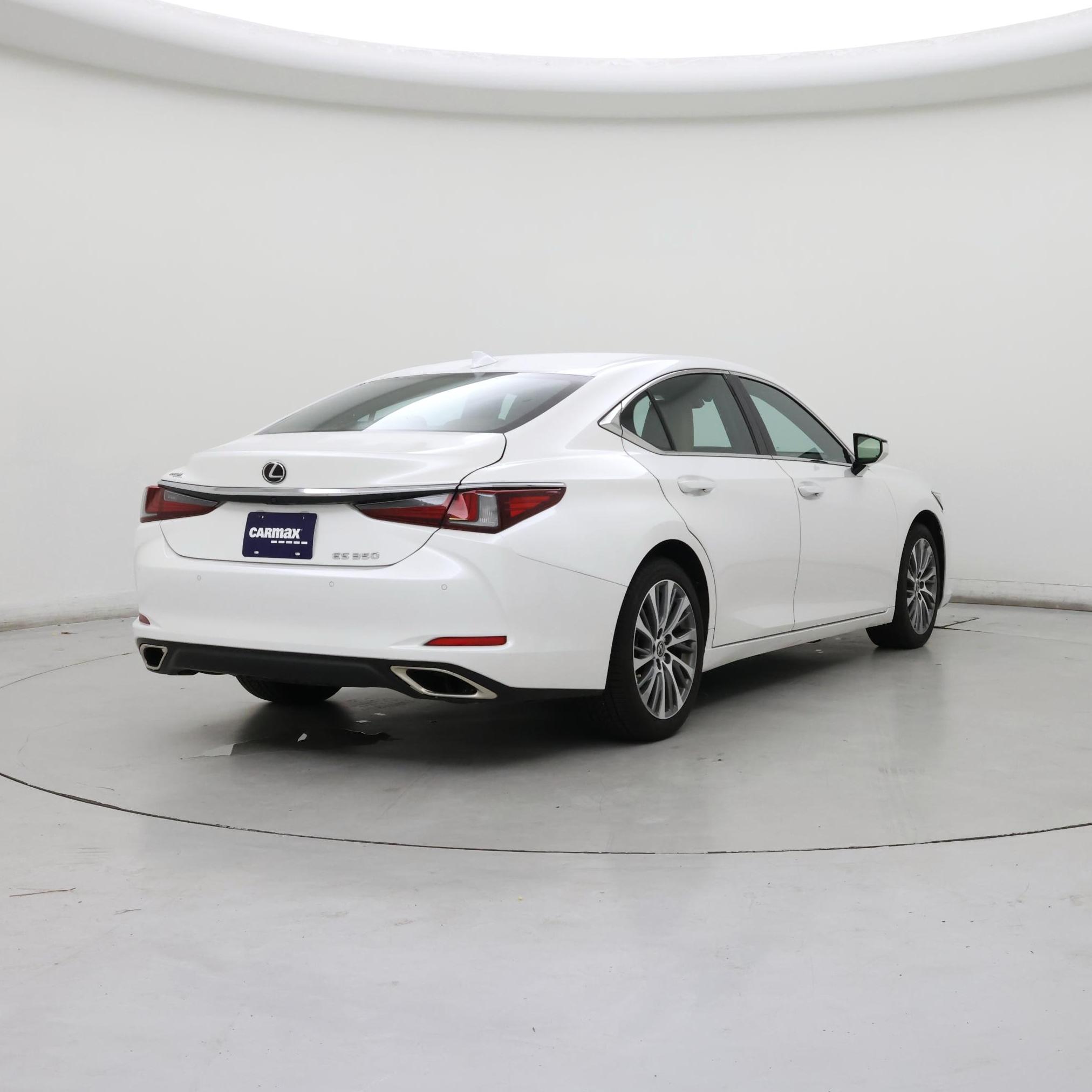 Thumbnail: 2020 Lexus ES - 8
