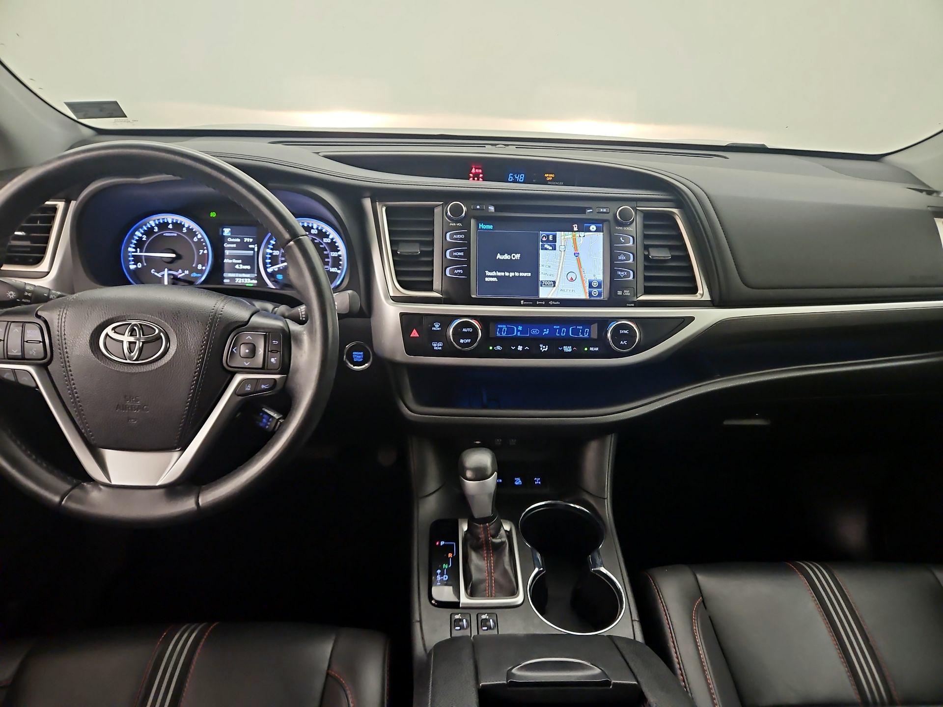 Thumbnail: 2019 Toyota Highlander - 9