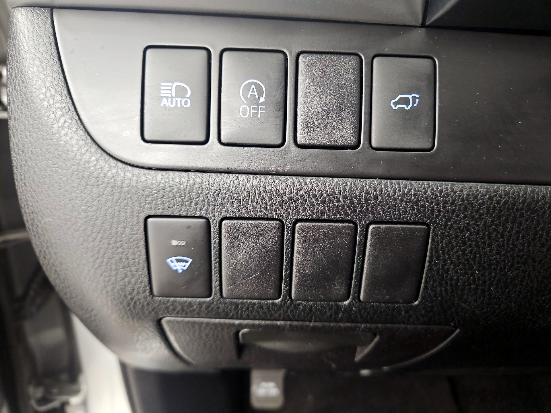 Thumbnail: 2019 Toyota Highlander - 13