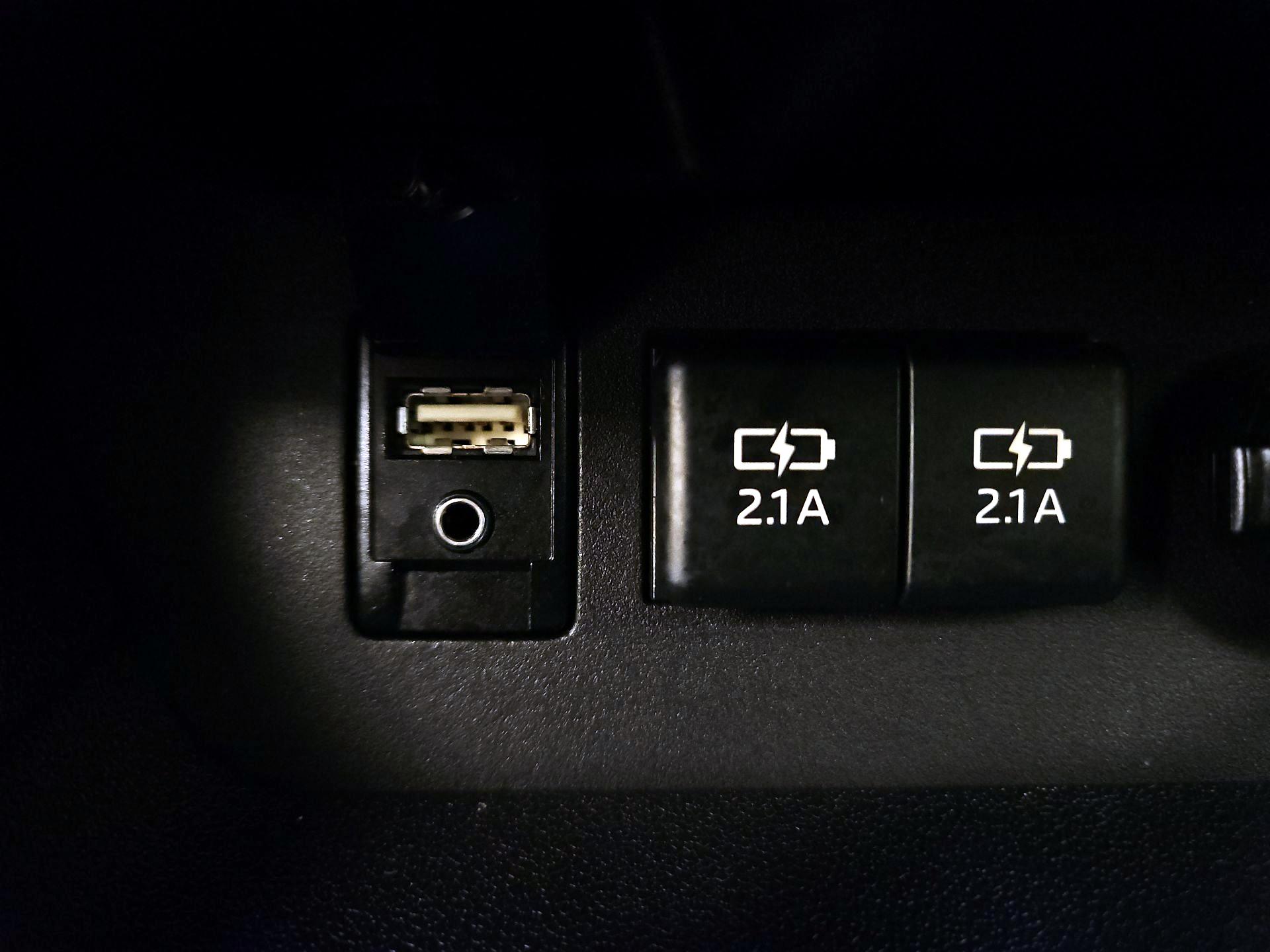 Thumbnail: 2019 Toyota Highlander - 19
