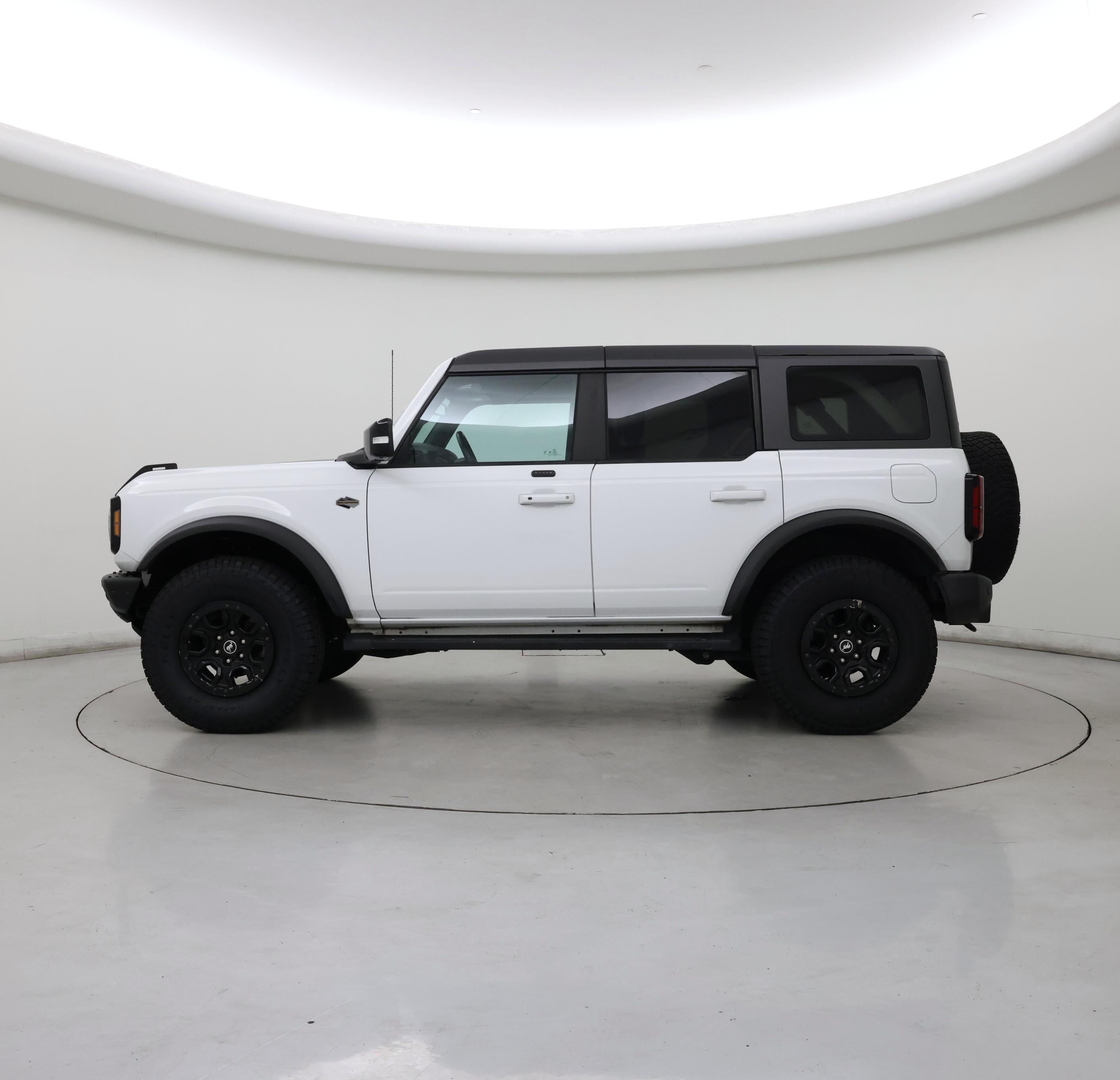 Thumbnail: 2021 Ford Bronco - 3