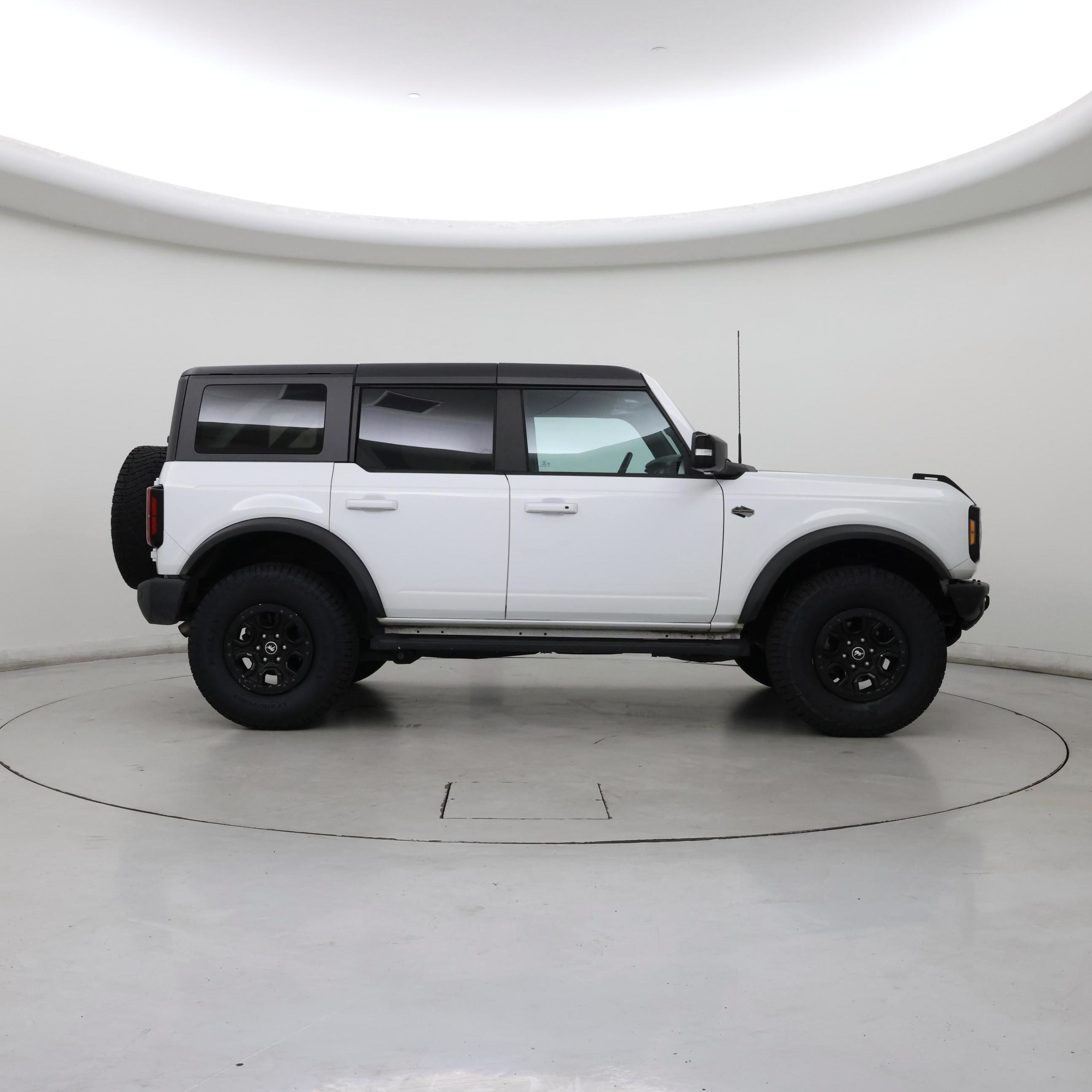 Thumbnail: 2021 Ford Bronco - 7
