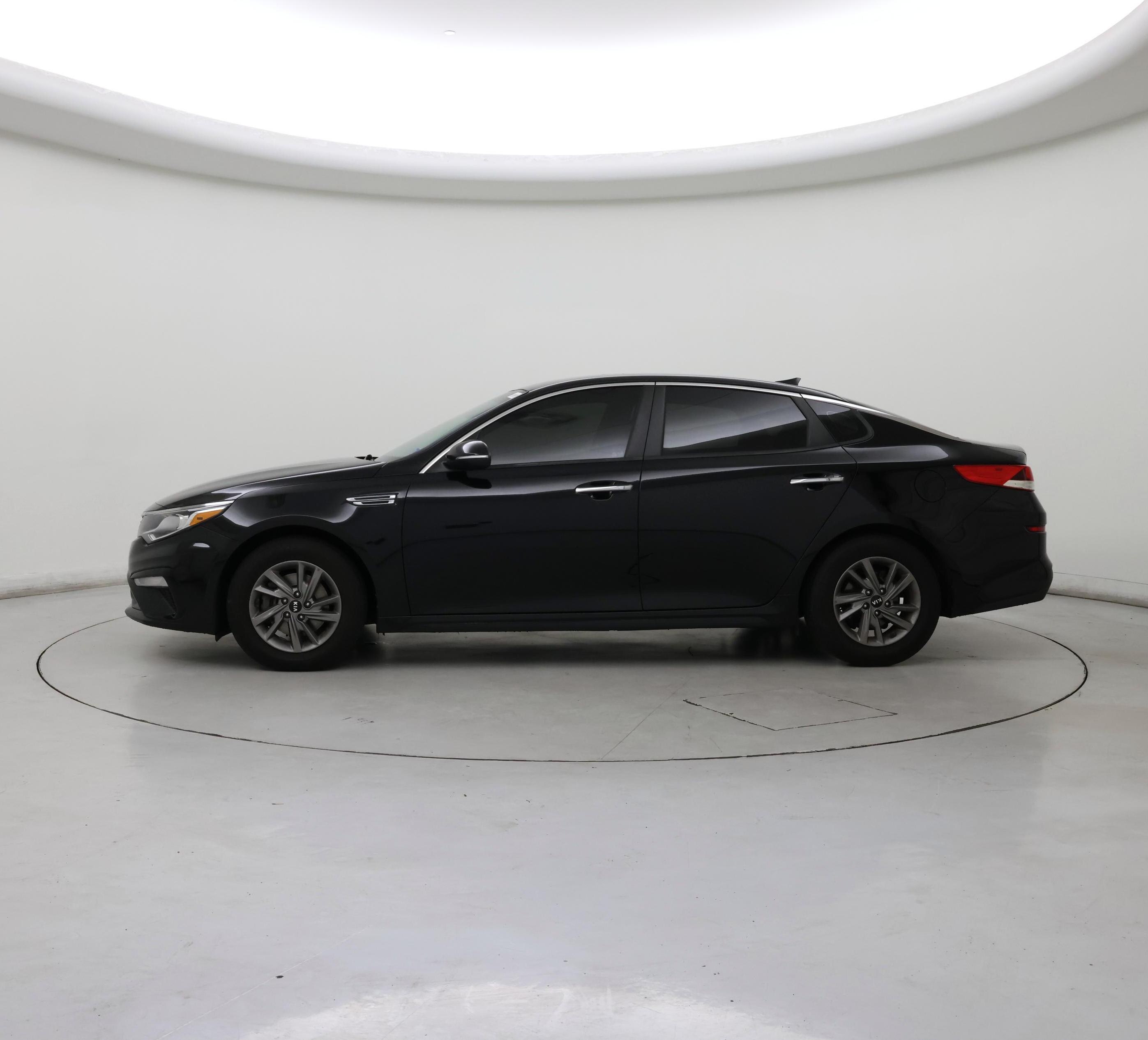 Thumbnail: 2020 Kia Optima - 3