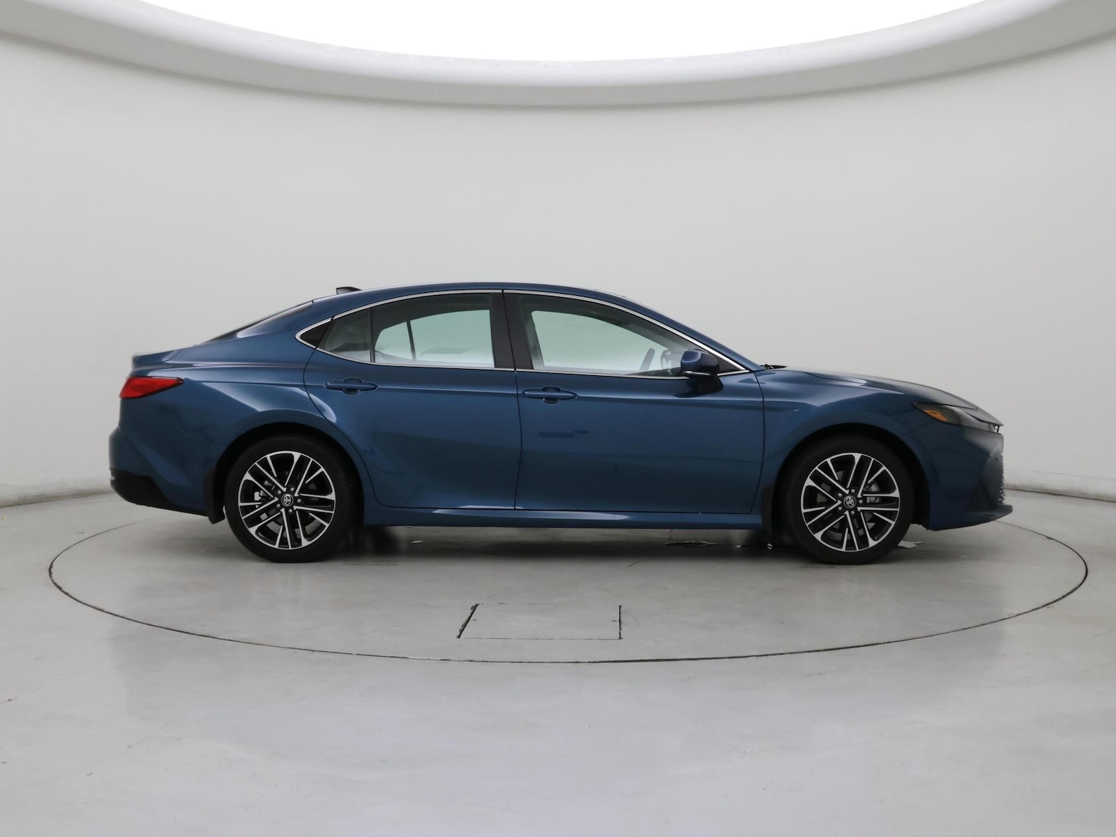 2026 Toyota Camry XLE - Photo 8