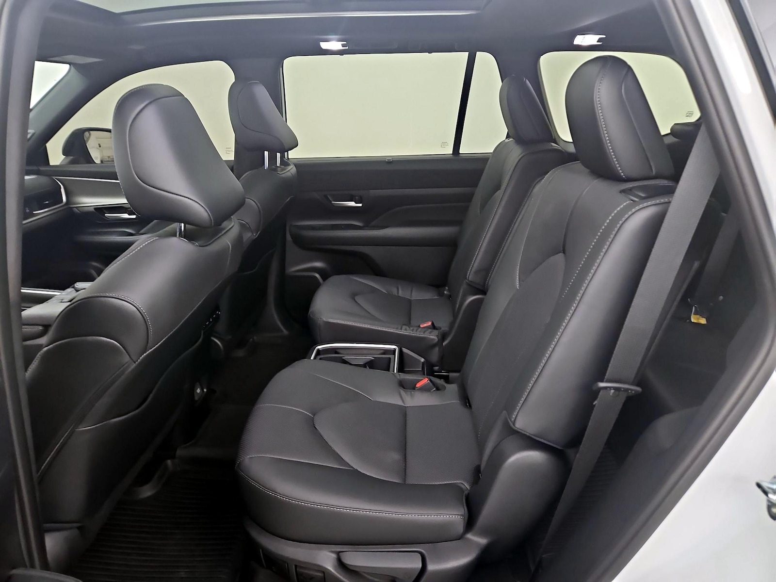 2026 Toyota Grand Highlander Nightshade - Photo 21