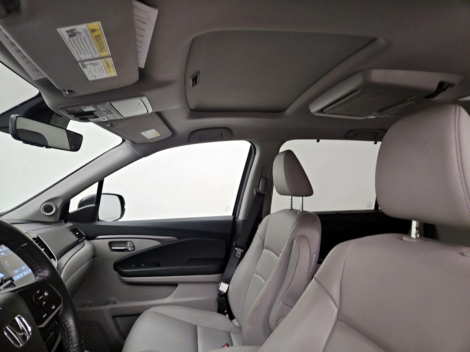 Sunroof(s) & Overhead Airbags