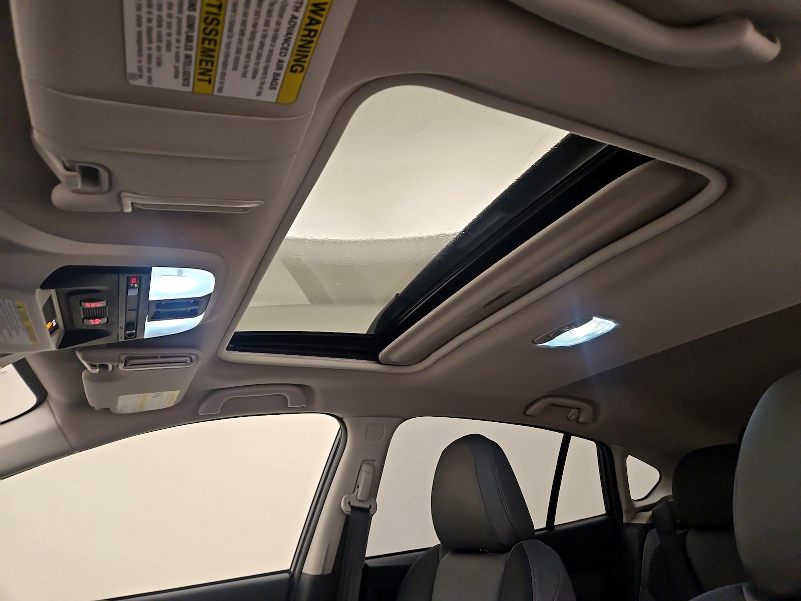 Sunroof(s) & Overhead Airbags