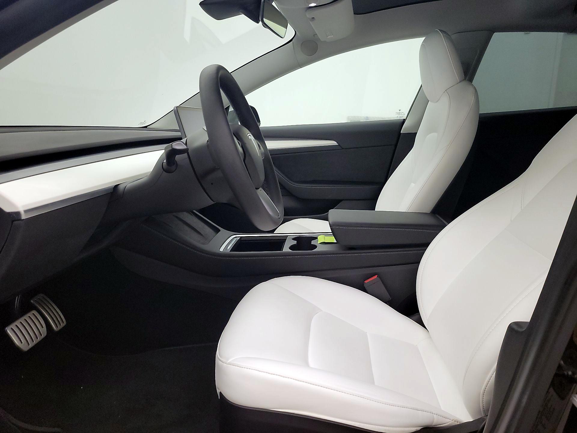 Thumbnail: 2022 Tesla Model 3 - 11