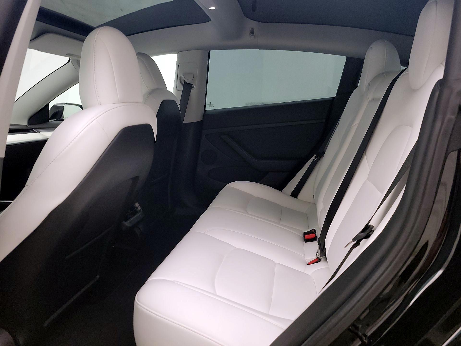 Thumbnail: 2022 Tesla Model 3 - 18