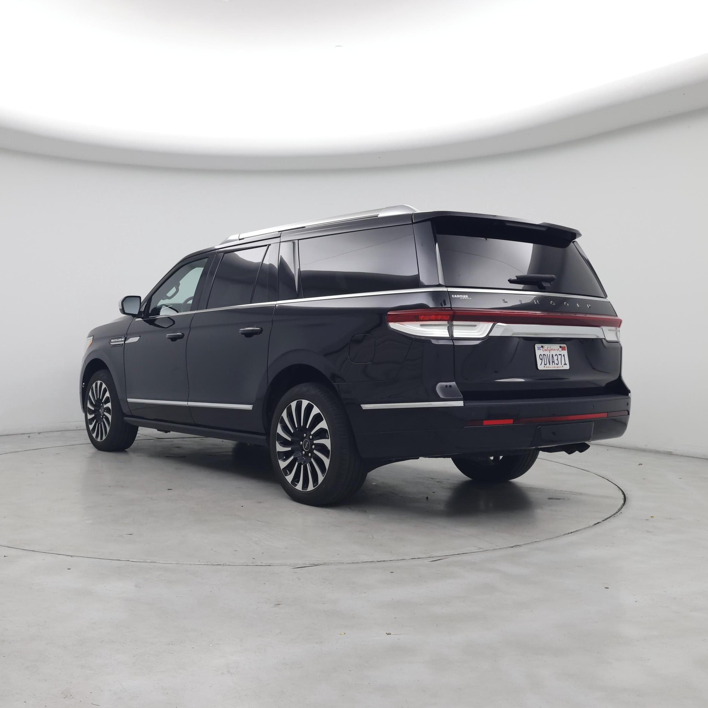 Thumbnail: 2022 Lincoln Navigator L - 2