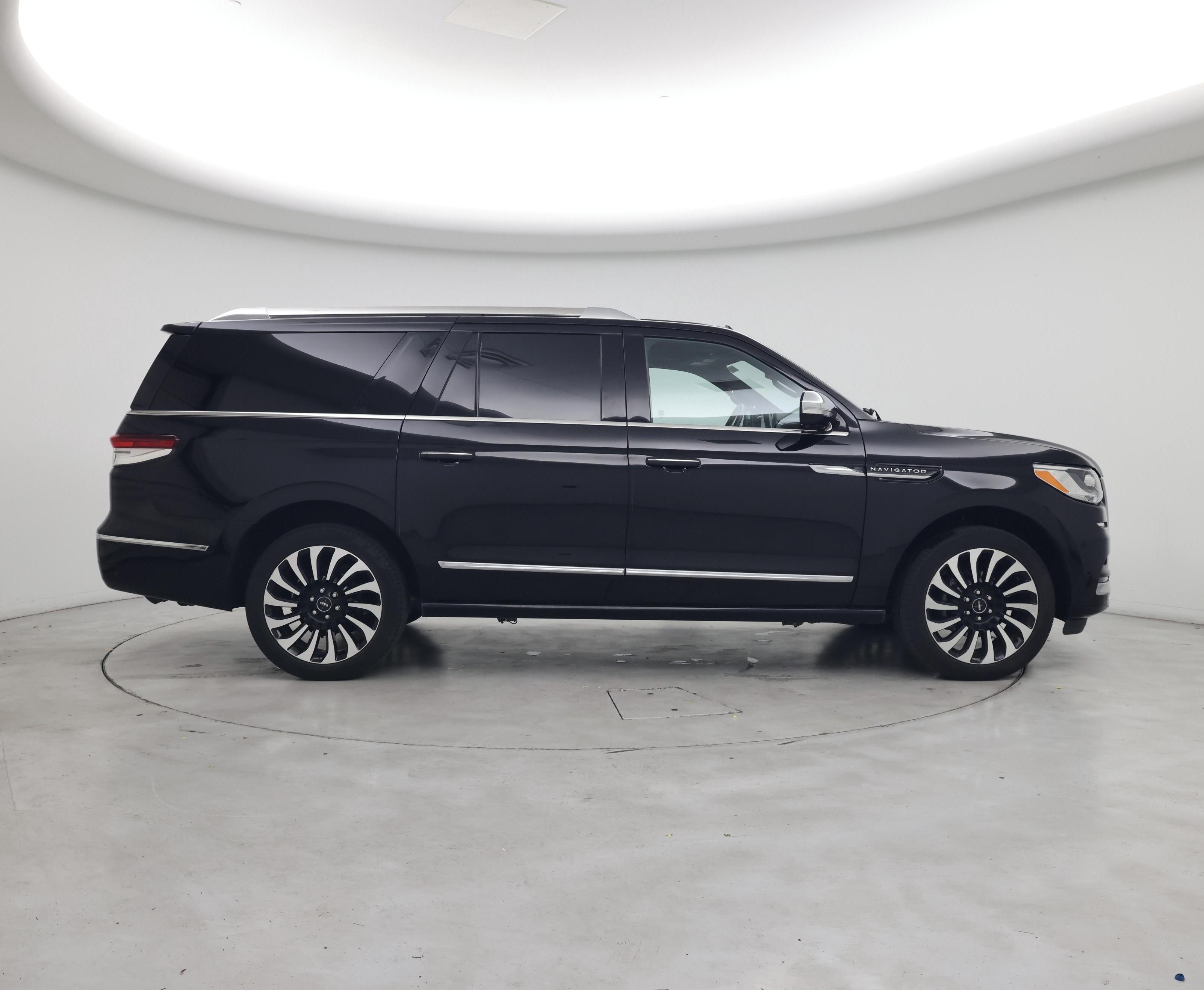 Thumbnail: 2022 Lincoln Navigator L - 7