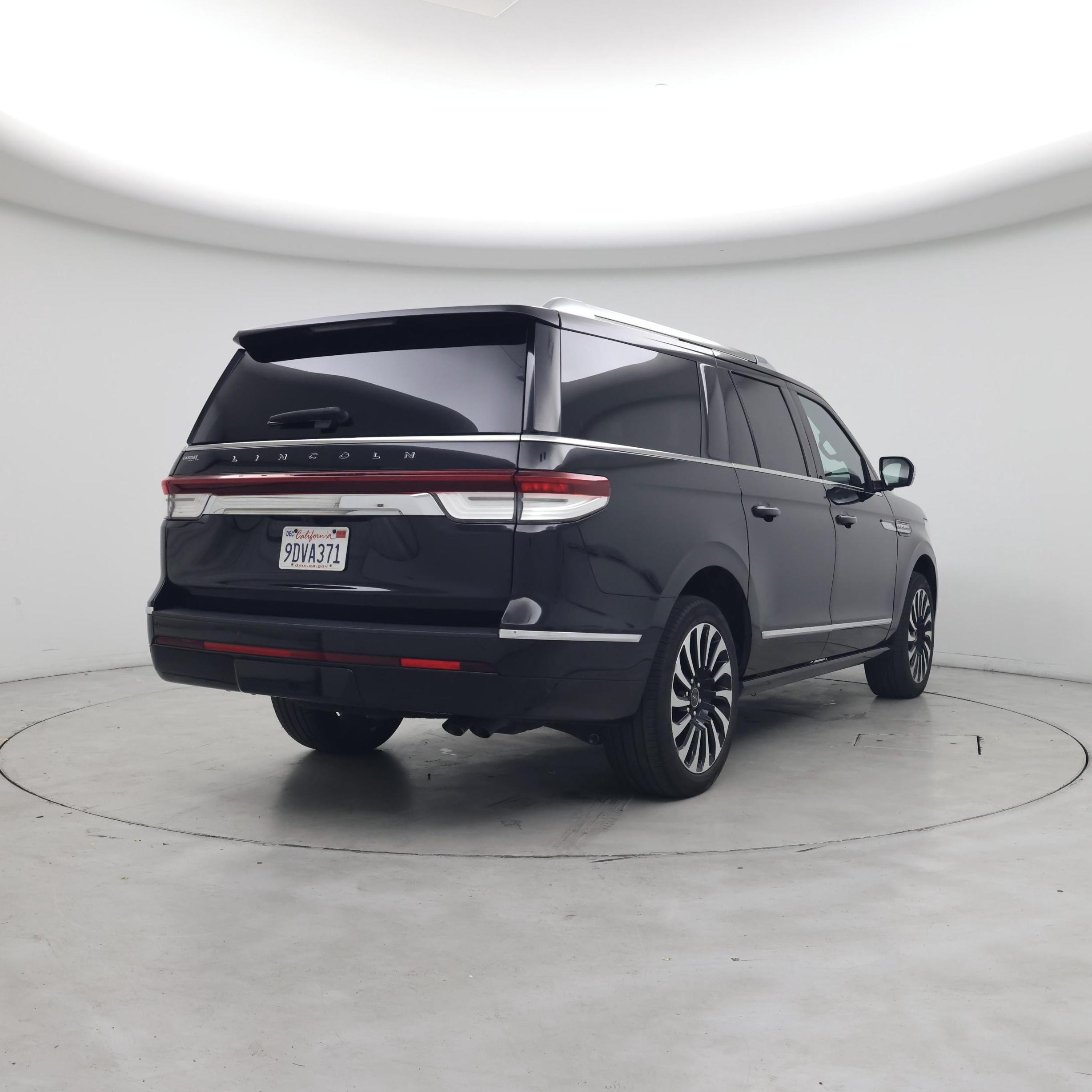 Thumbnail: 2022 Lincoln Navigator L - 8
