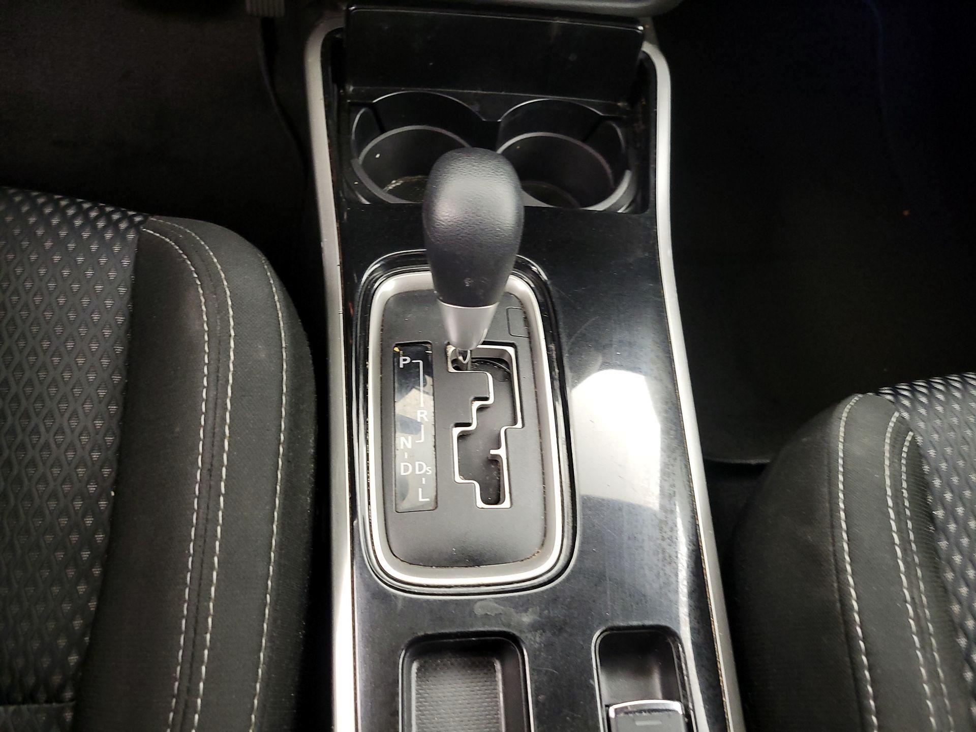 Thumbnail: 2019 Mitsubishi Outlander - 17