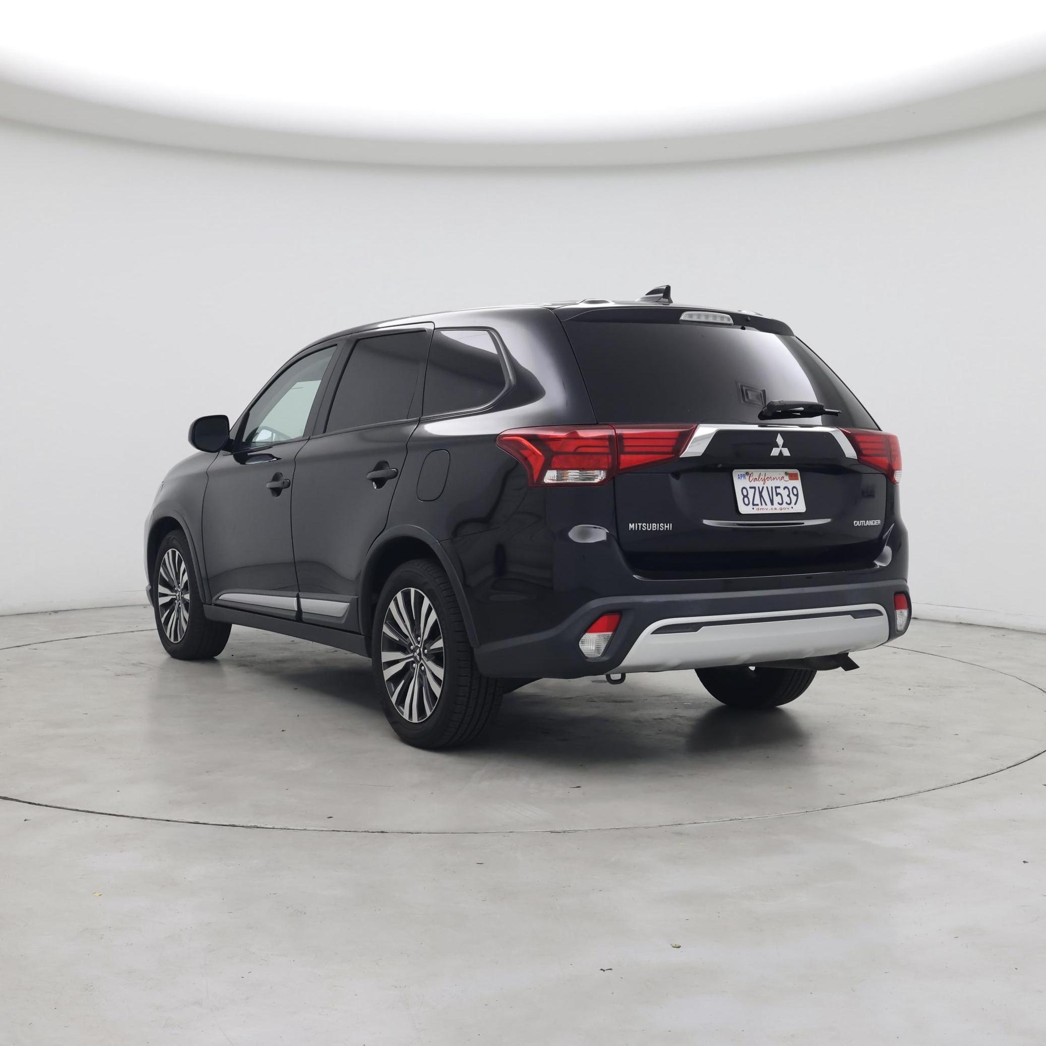 Thumbnail: 2019 Mitsubishi Outlander - 2