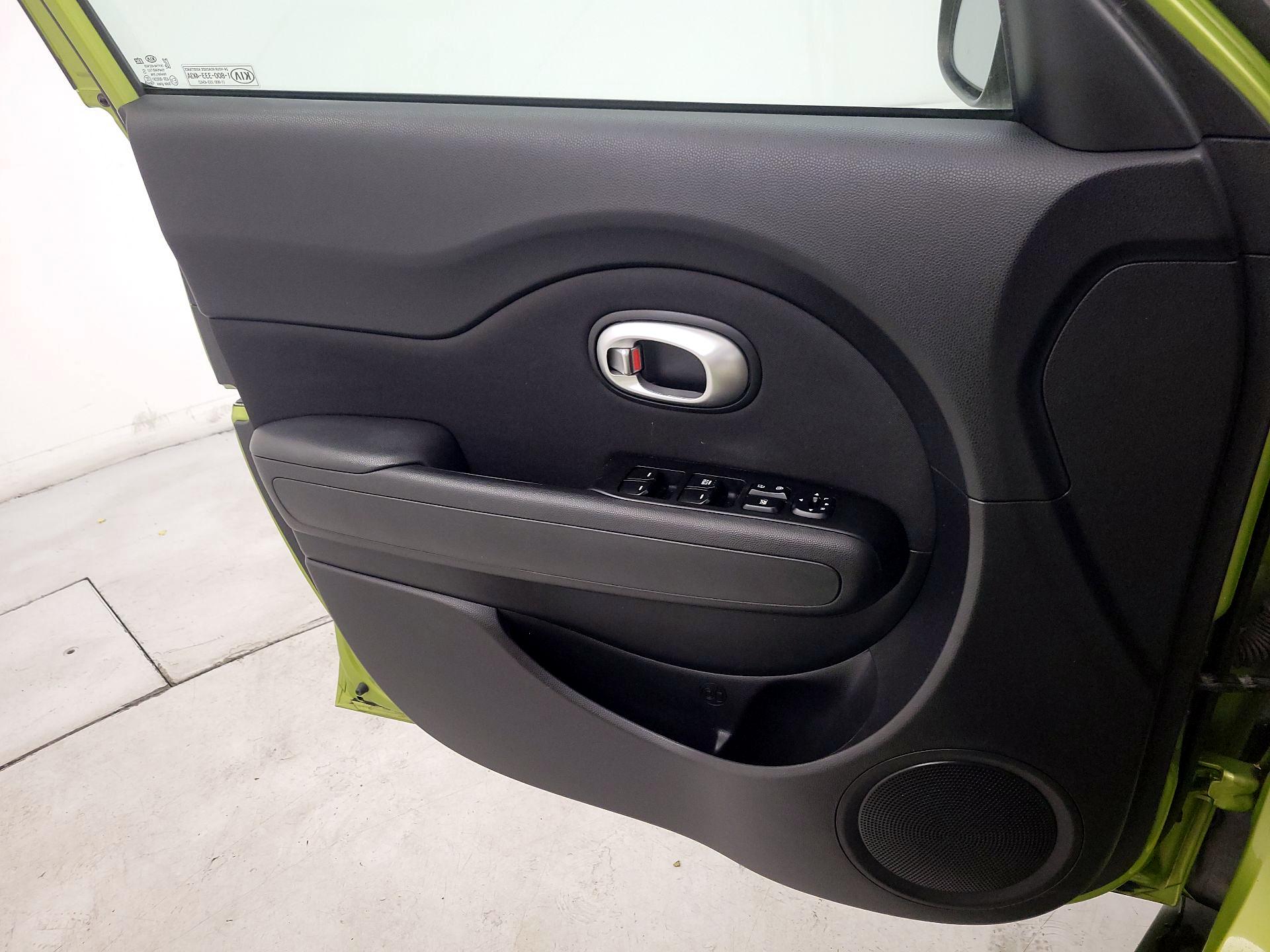 Thumbnail: 2015 Kia Soul - 12
