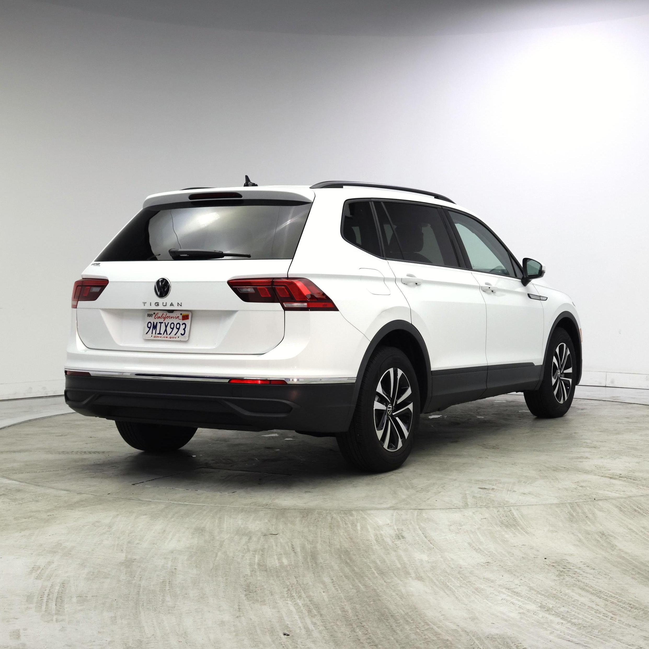Thumbnail: 2024 Volkswagen Tiguan - 8