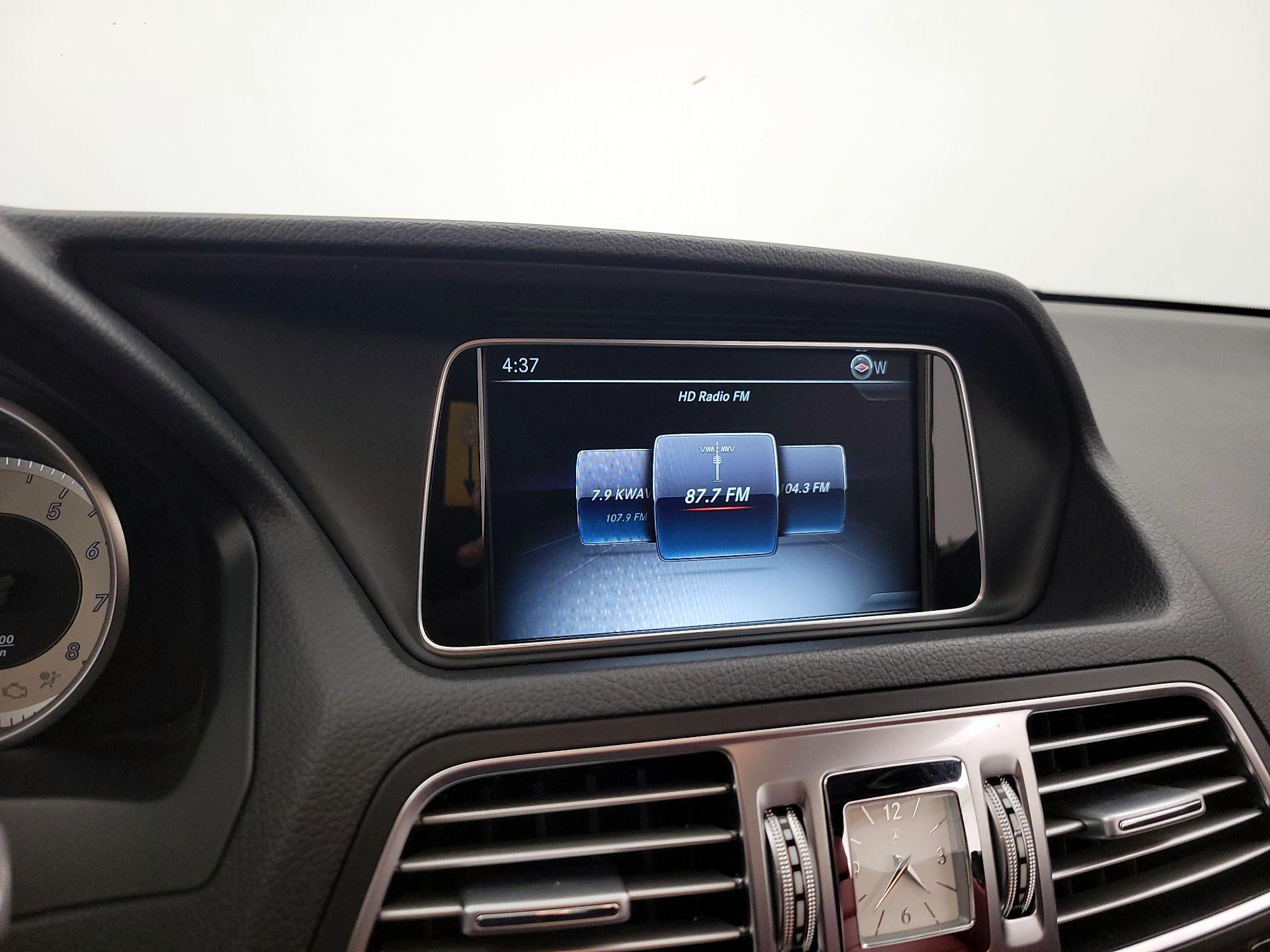 Thumbnail: 2017 Mercedes-Benz E-Class - 15