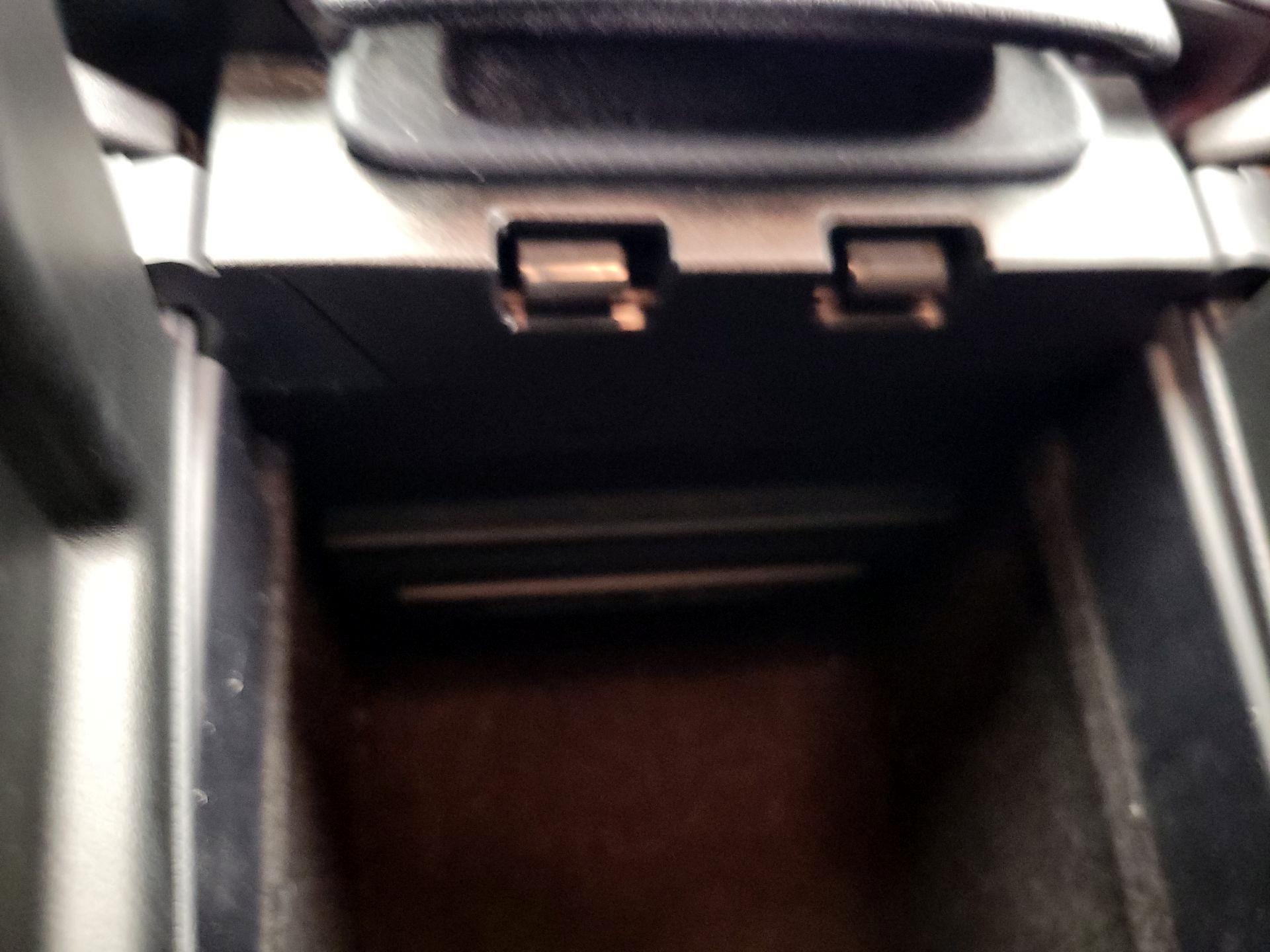 Thumbnail: 2017 Mercedes-Benz E-Class - 18