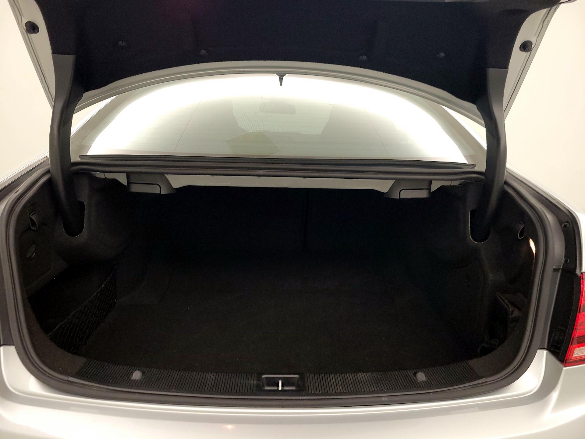 Thumbnail: 2017 Mercedes-Benz E-Class - 20