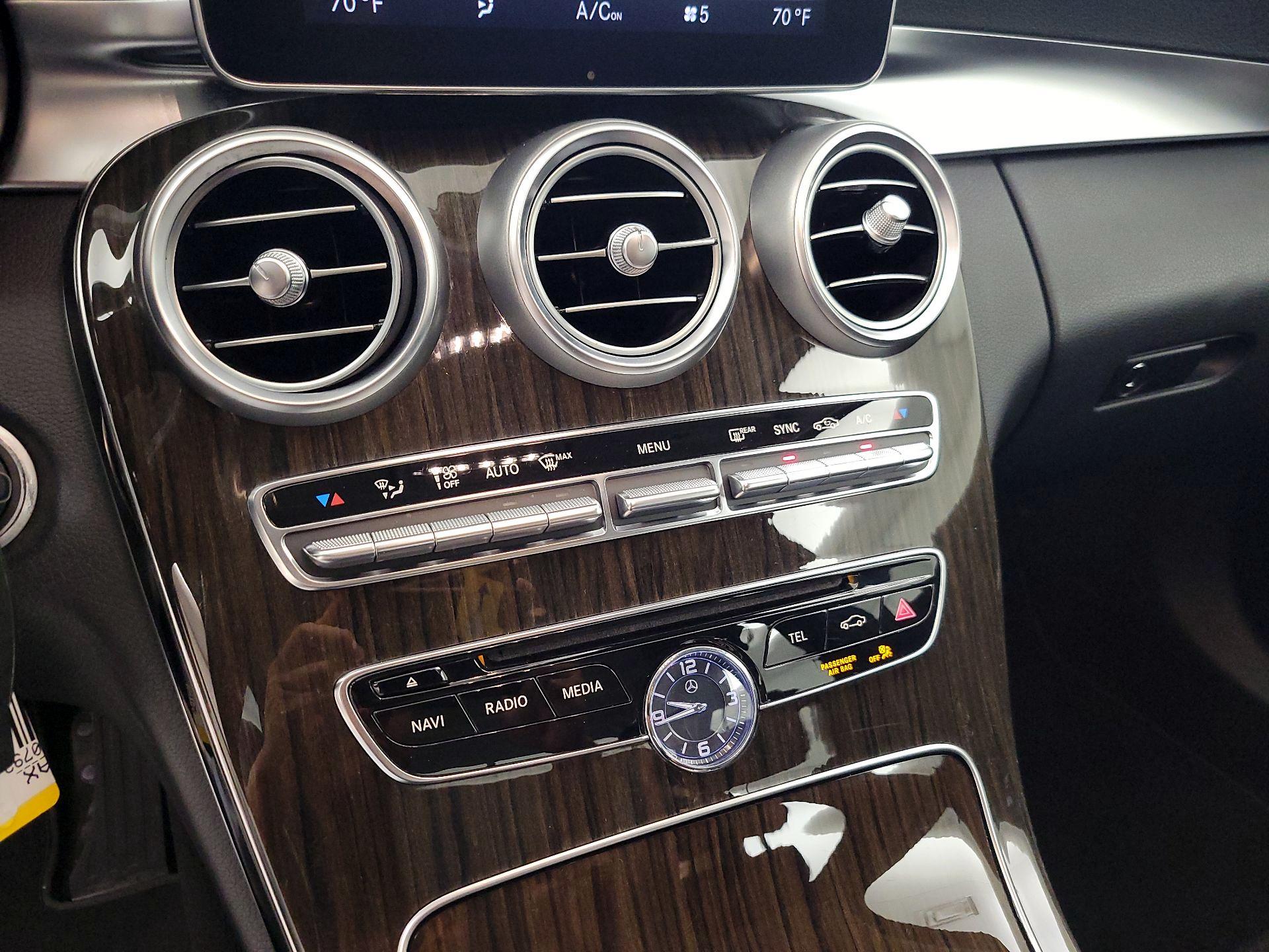 Thumbnail: 2015 Mercedes-Benz C-Class - 17