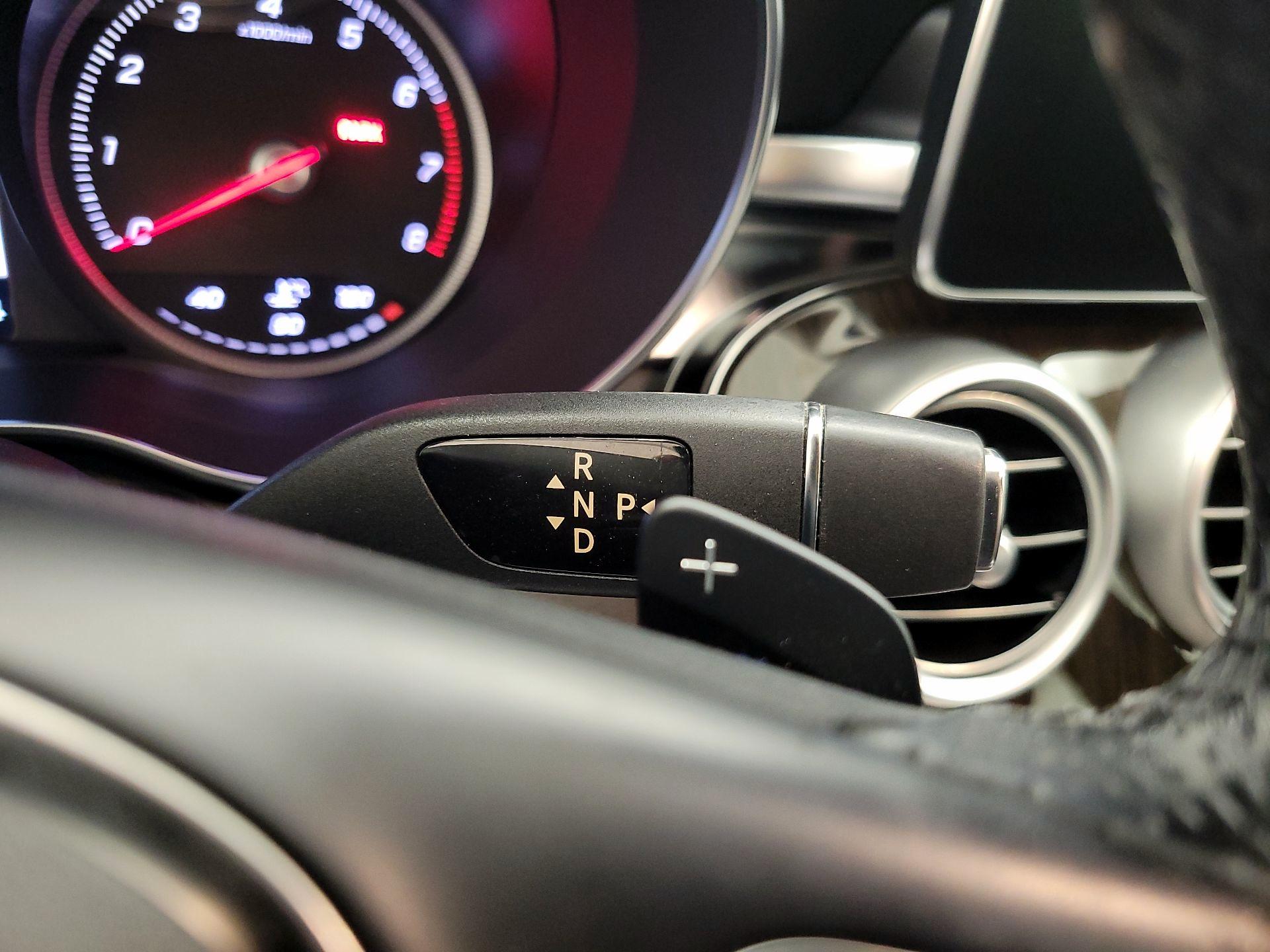 Thumbnail: 2015 Mercedes-Benz C-Class - 18