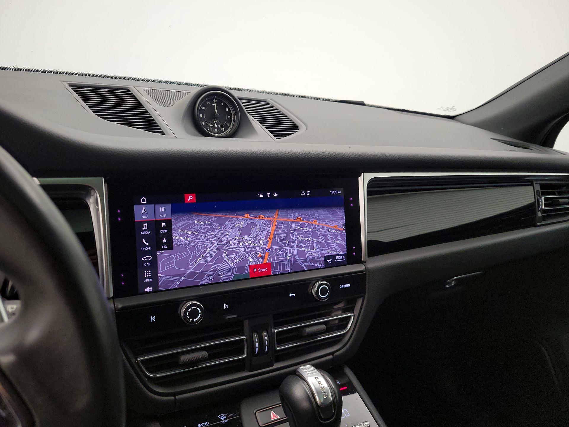 Thumbnail: 2023 Porsche Macan - 14
