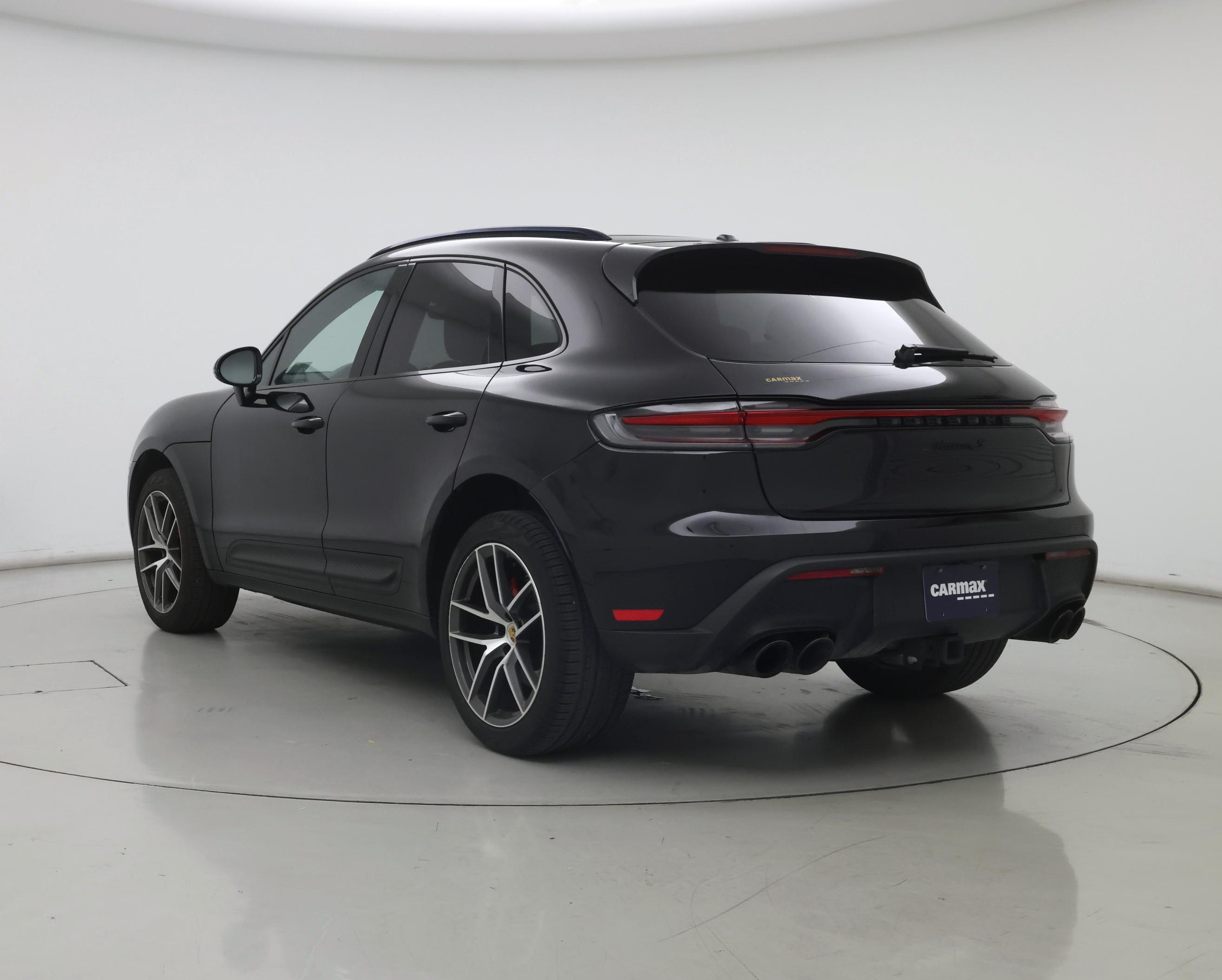 Thumbnail: 2023 Porsche Macan - 2