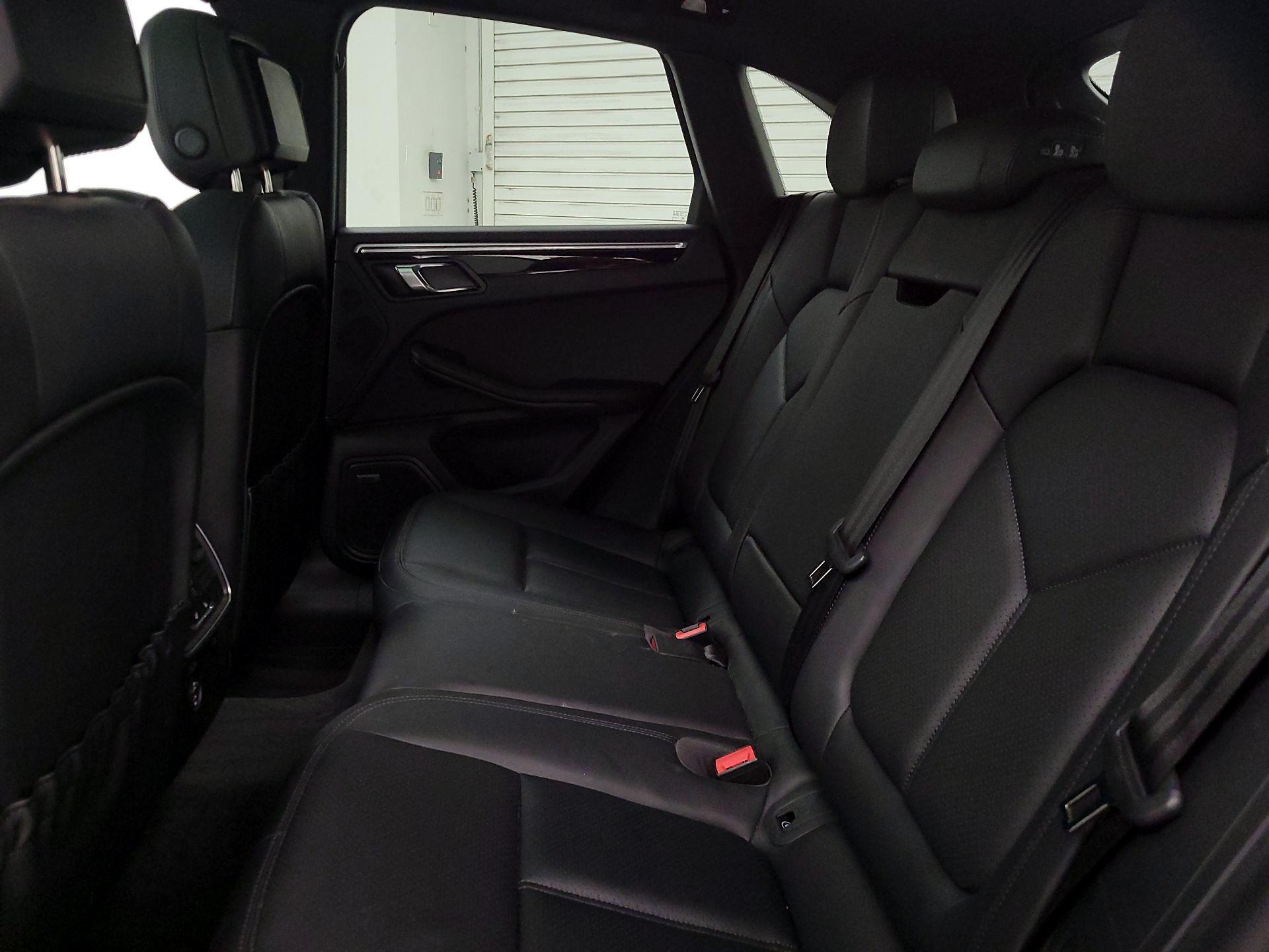 Thumbnail: 2023 Porsche Macan - 20