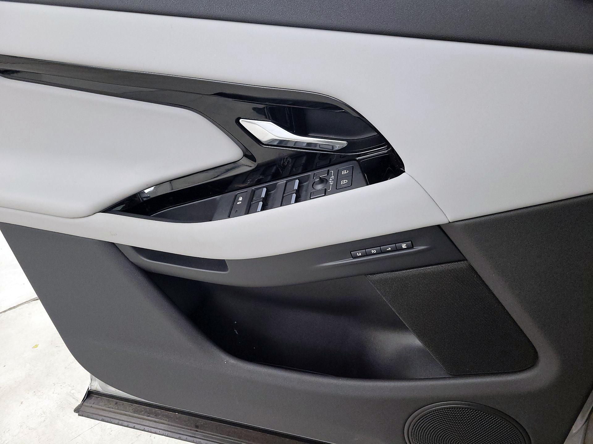 Thumbnail: 2025 Land Rover Range Rover Evoque - 12