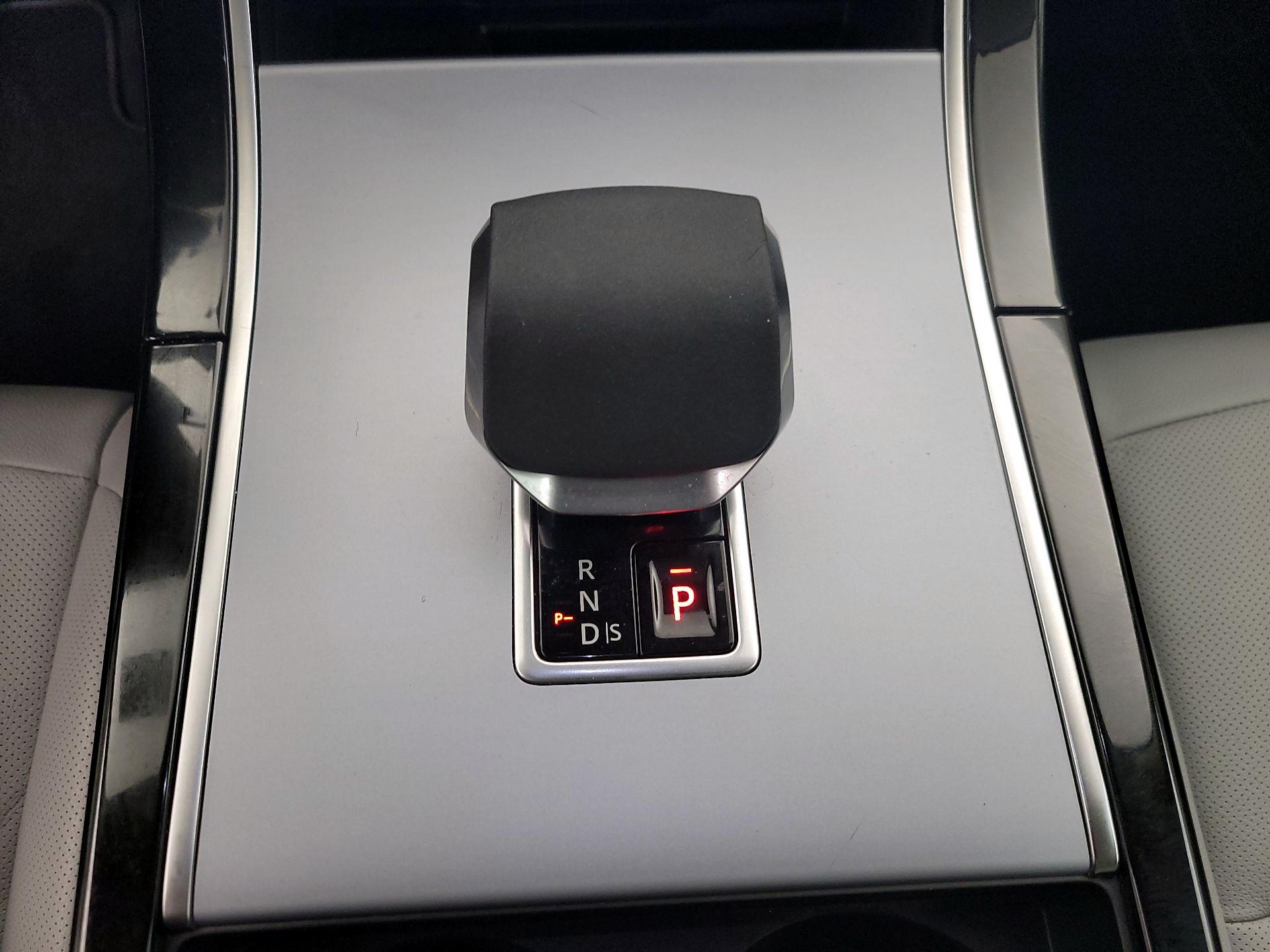 Thumbnail: 2025 Land Rover Range Rover Evoque - 17