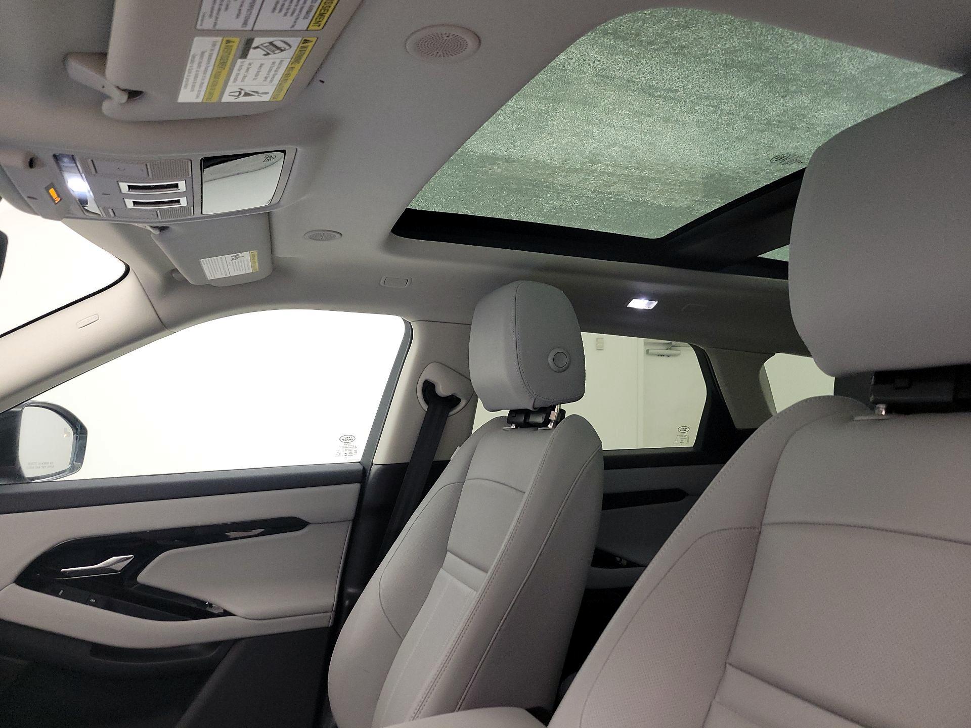 Thumbnail: 2025 Land Rover Range Rover Evoque - 19